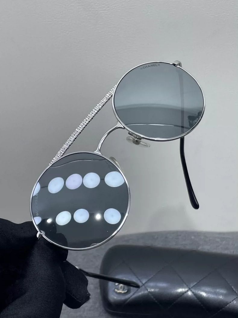 Chanel Chanel Sunglasses Size ONE SIZE - 9 Thumbnail