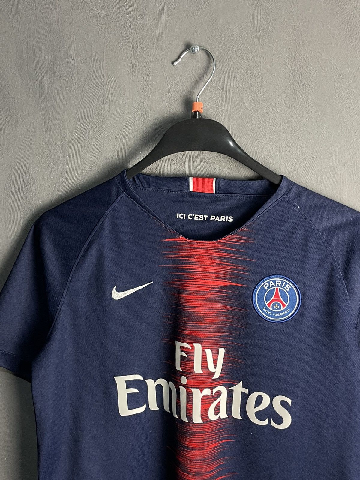 Nike Paris Saint Germain PSG Mbappe 2017 2019 Soccer Jersey Size US S / EU 44-46 / 1 - 3 Thumbnail