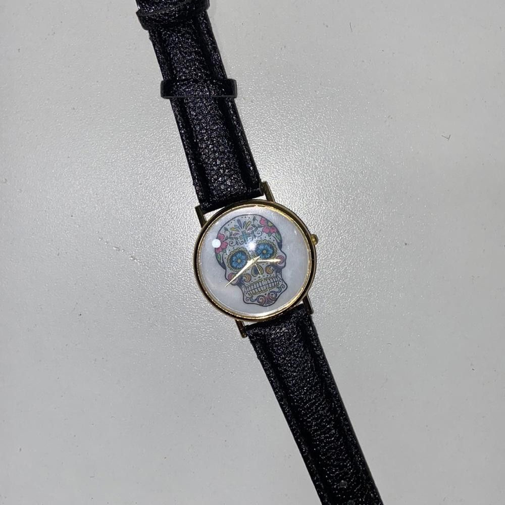 Designer NWOT Faux Leather Sugar Skull Watch Size ONE SIZE - 2 Thumbnail