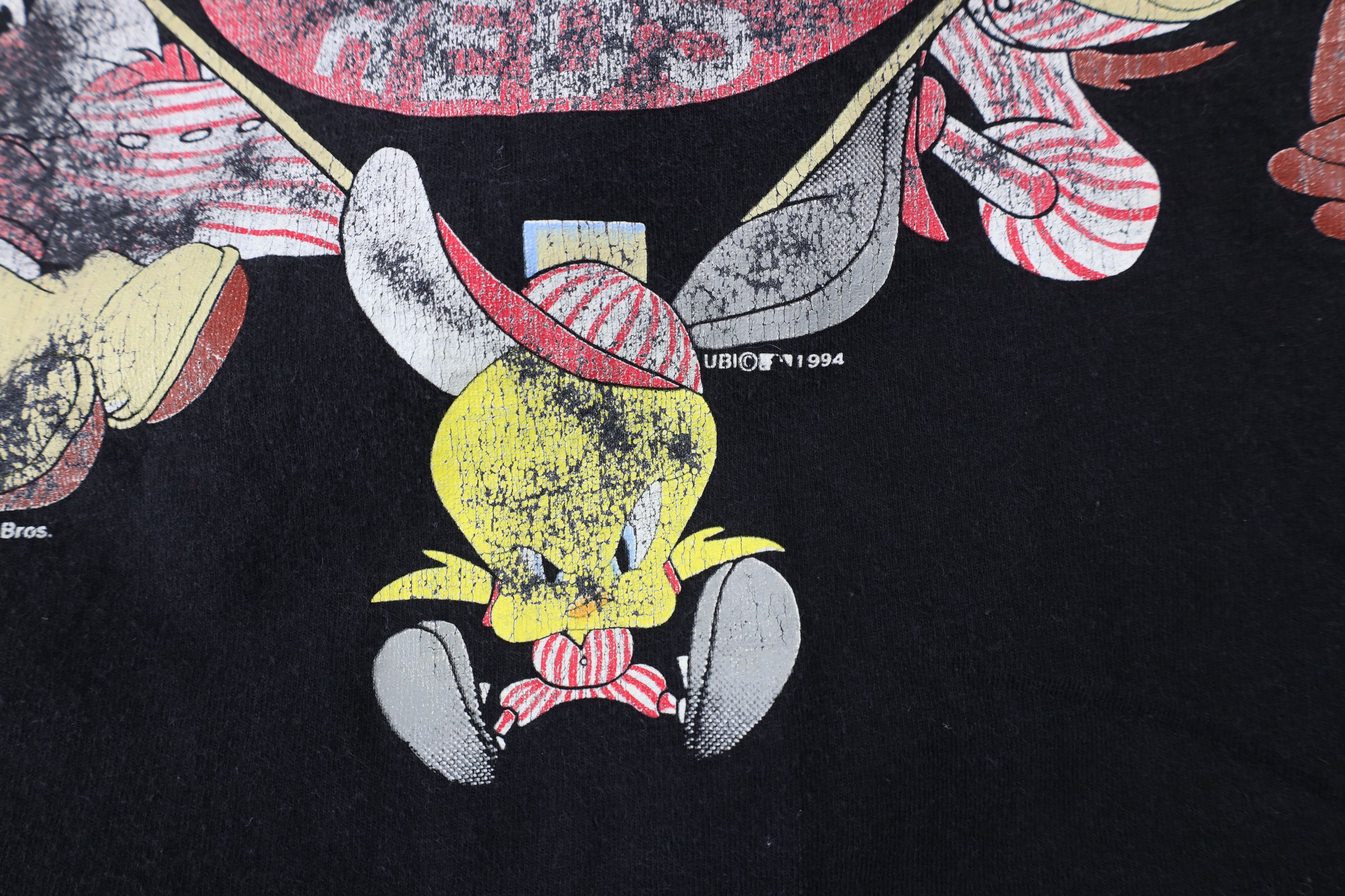 Vintage Vintage 90s Looney Tunes Reds Baseball T-Shirt USA Size US XL / EU 56 / 4 - 8 Thumbnail
