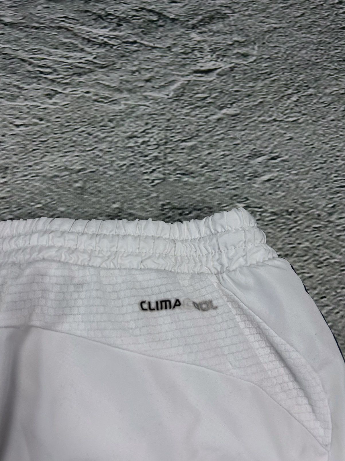 Adidas × Vintage Adidas vintage white track pants small logo 2000s Size US 28 / EU 44 - 9 Thumbnail