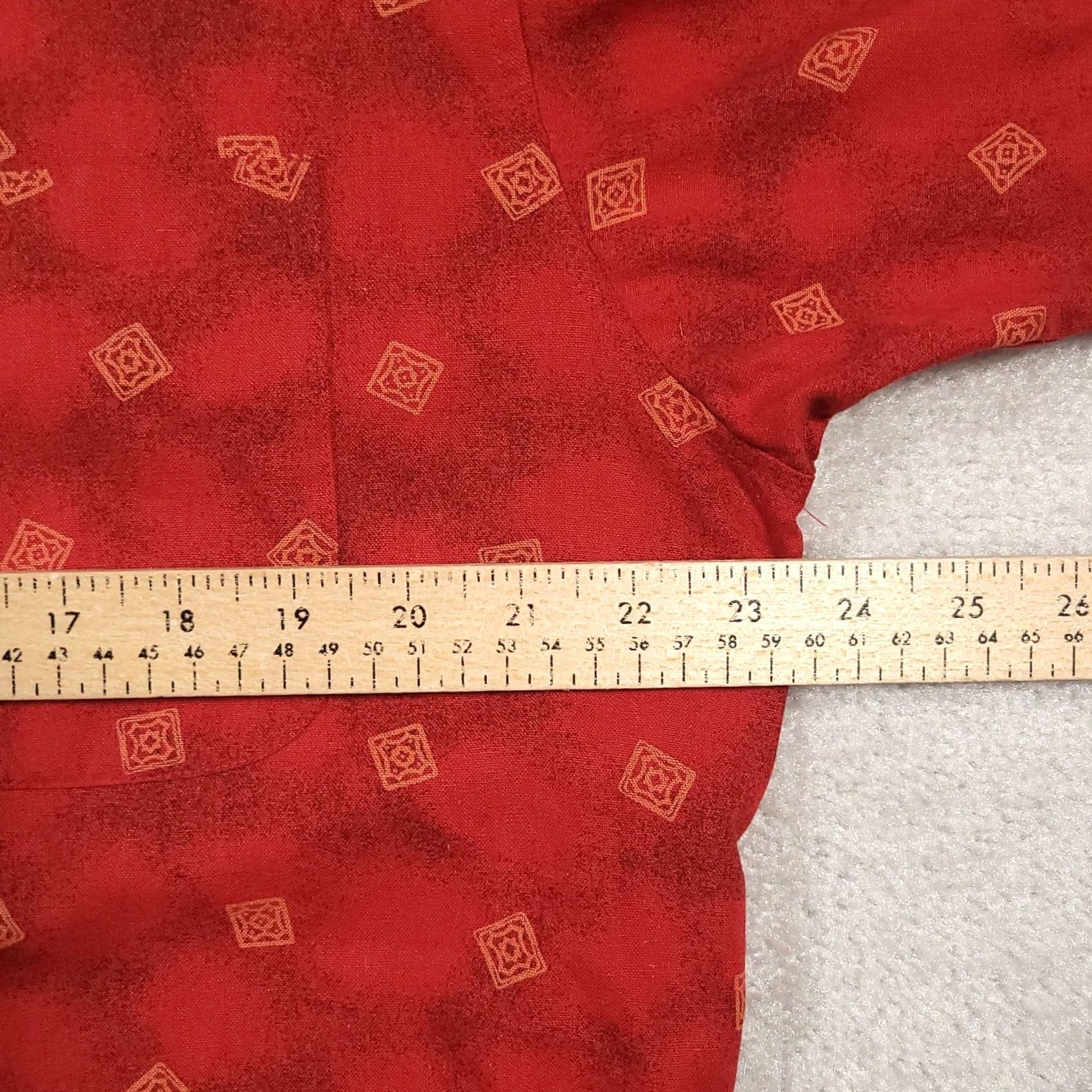 Vintage Untied Silk Shirt Men's Large Red Geometric S/S Hawaiian Tropical Caribbean Button-Up Shirt Size US L / EU 52-54 / 3 - 5 Thumbnail