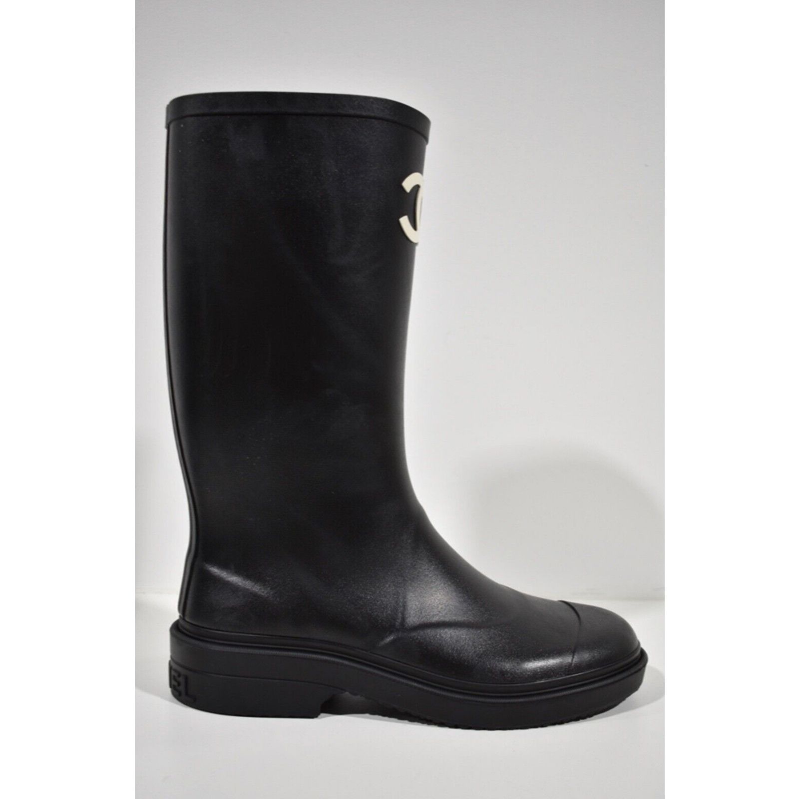 Chanel Chanel REV Black White CC Logo High Rubber Rain Boots 42 Size US 12 / IT 42 - 2 Thumbnail