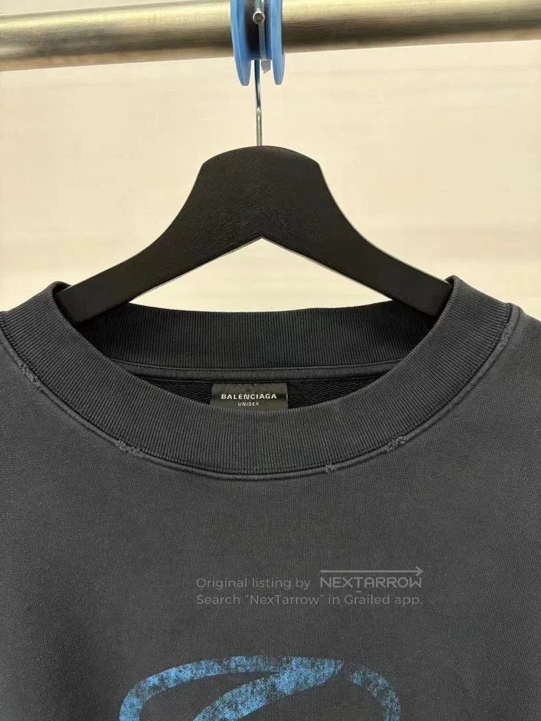 Balenciaga Balenciaga Distressed Logo Sweatshirt. Size US M / EU 48-50 / 2 - 3 Thumbnail