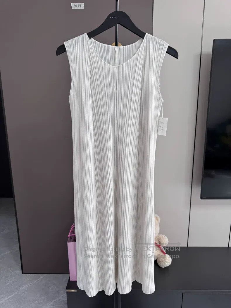 Issey Miyake Sleeveless Cotton-soft Dress