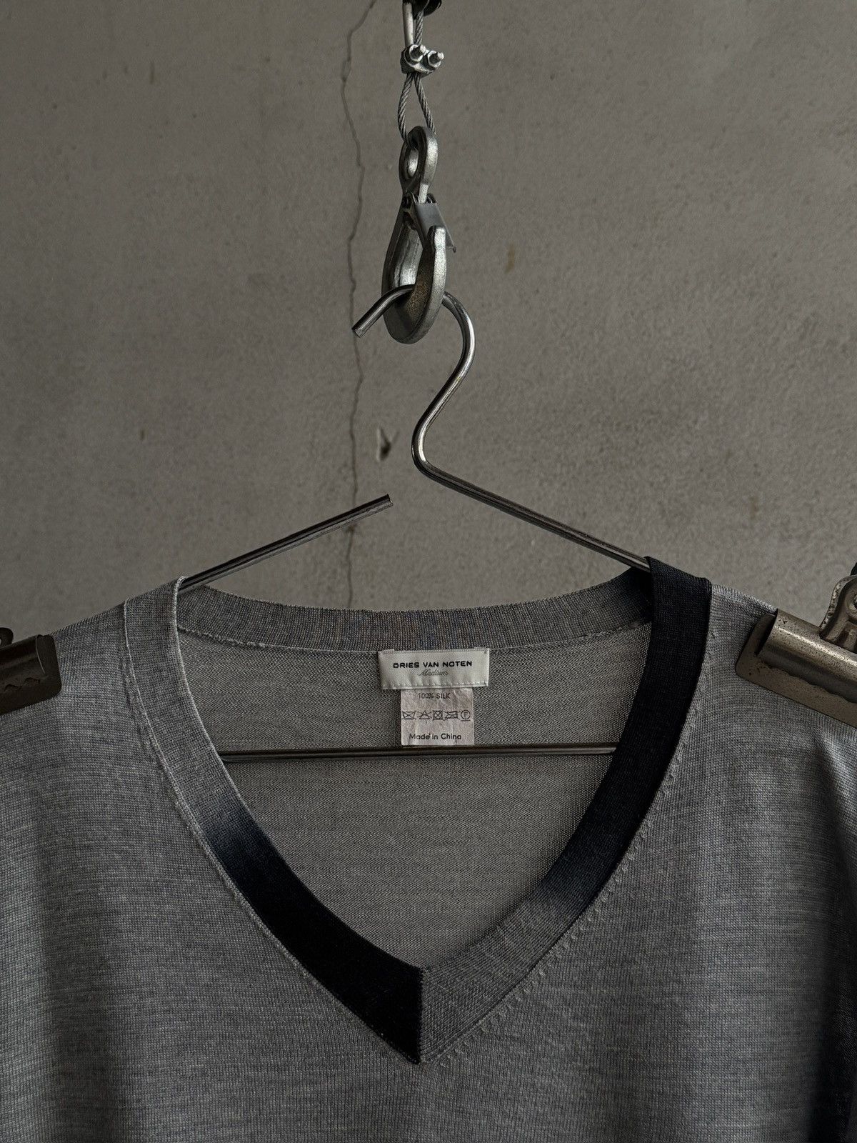 Dries Van Noten Dries Van Noten All Silk Gradient Ombré V Neck Knit Size US M / EU 48-50 / 2 - 7 Thumbnail
