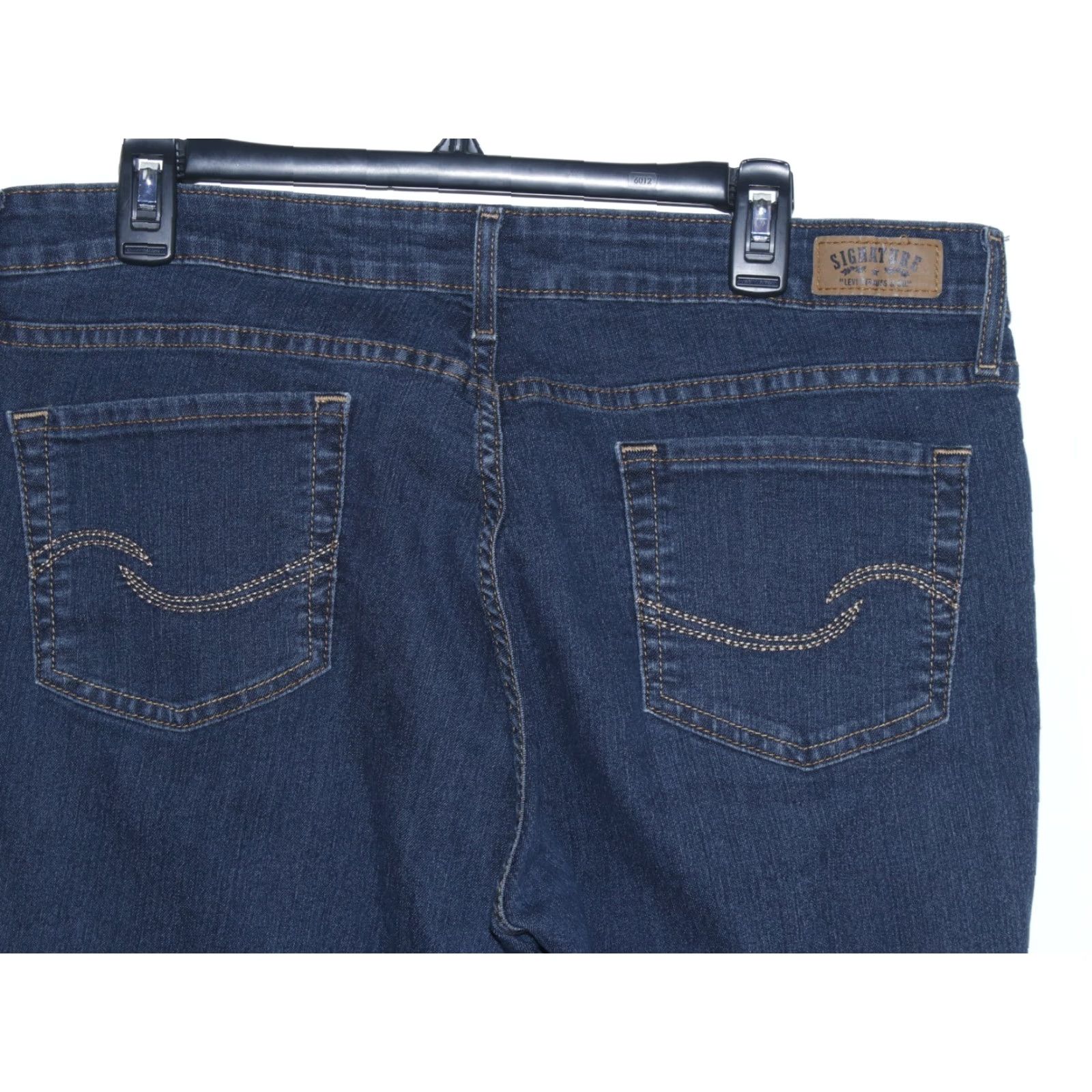 Levi's Levi's Signature Jeans Skinny Denim Blue 18M Adult Women 36X29 Jeans 5-Pocket Stretch Wool? Size 40" / US 18 - 5 Thumbnail
