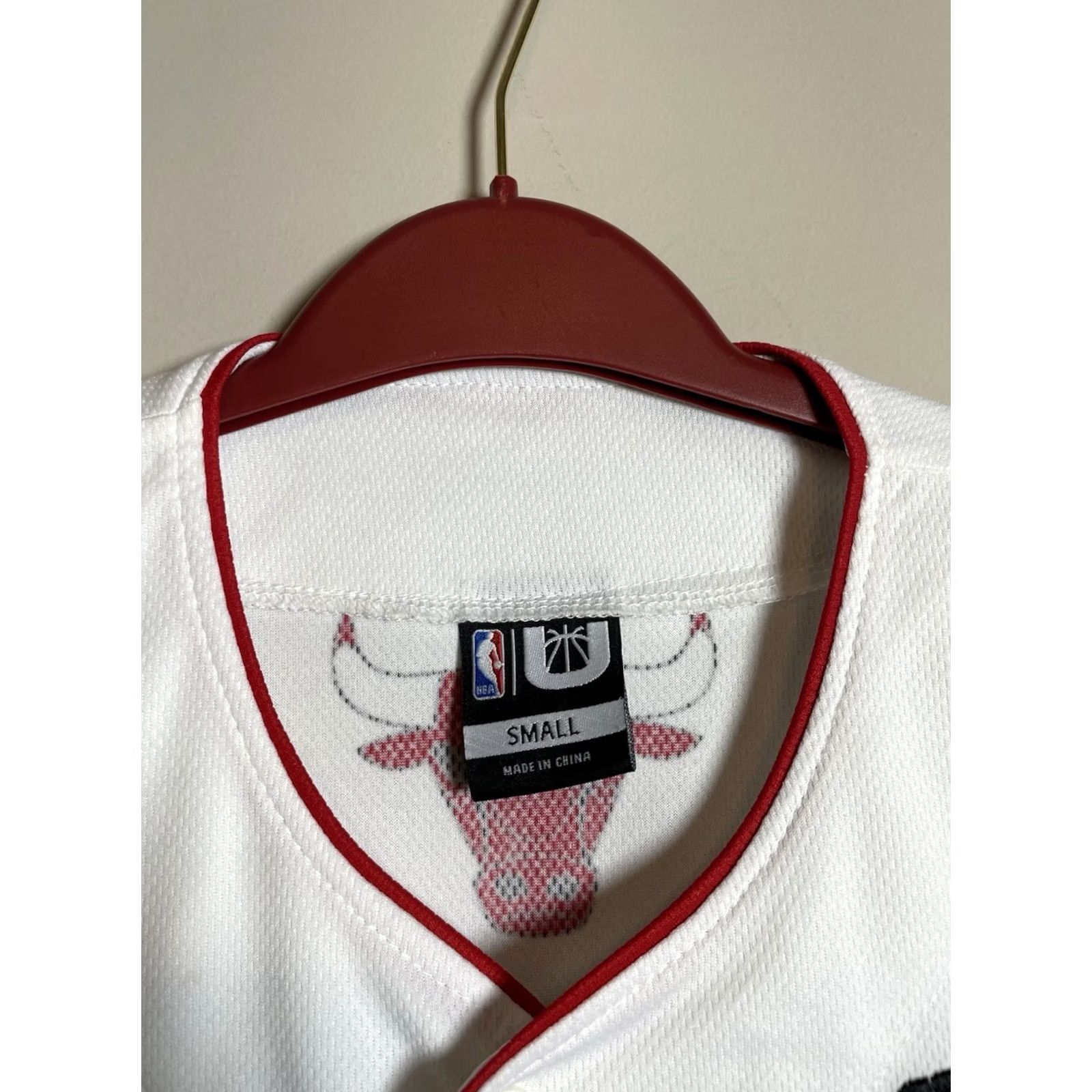 NBA NBA Chicago Bulls Jersey Shirt Unisex Adults S White Short Sleeve Button-Up Front Logo 66 Stitched Vintage: No Size US S / EU 44-46 / 1 - 3 Thumbnail