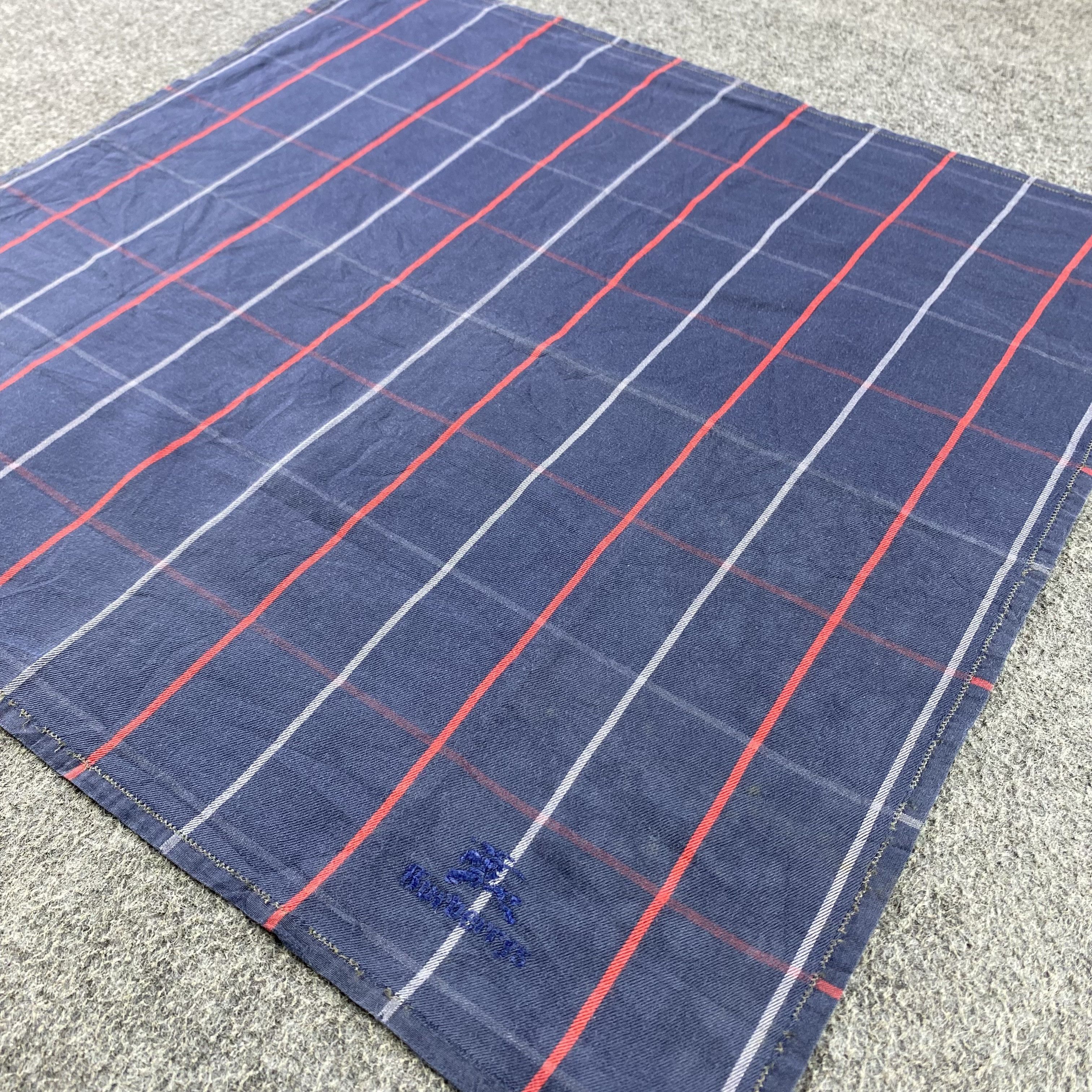 Burberry × Vintage Burberry Handkerchief/Neckerchief/Bandana HC863 Size ONE SIZE - 2 Thumbnail