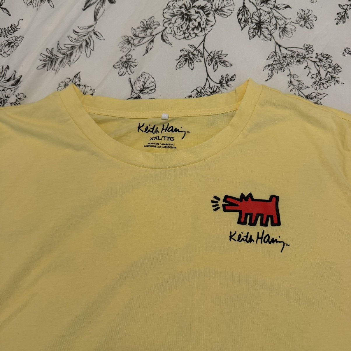 Keith Haring KEITH HARING Yellow Dog Graphic T-Shirt Size XXL Womens Size XXL / US 16-18 / IT 52-54 - 2 Thumbnail