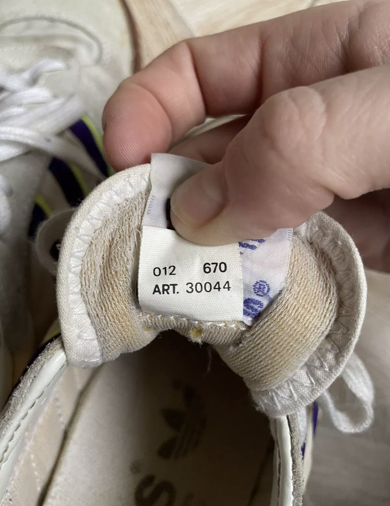 Adidas Adidas Indoor Super Size US 7 / EU 40 - 11 Thumbnail