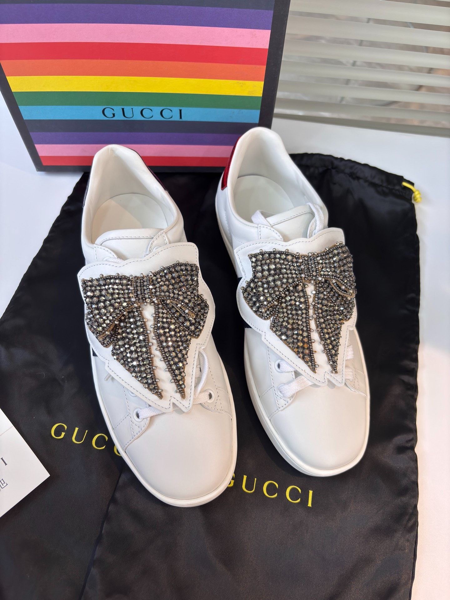 Gucci Gucci Limited Rhinestone Bow White Sneakers Size US 9 / IT 39 - 1 Thumbnail