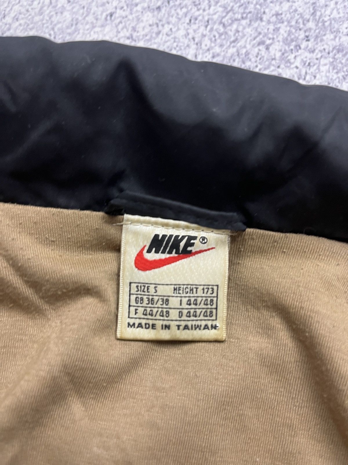 Nike × Vintage Nike Vintage Big Logo Swoosh Nylon Bomber Jacket 90s Y2K Size US S / EU 44-46 / 1 - 10 Thumbnail