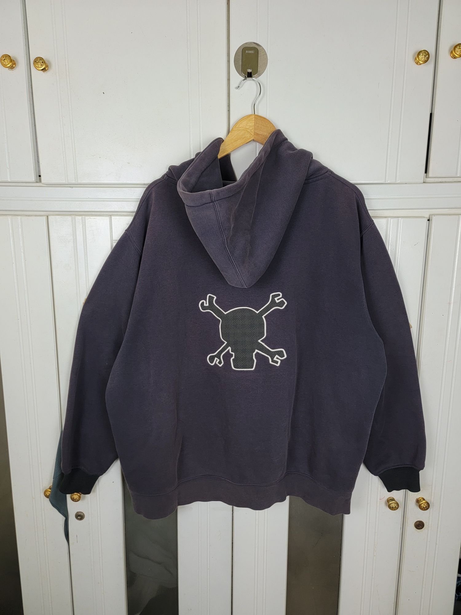 Stussy × Vintage Vintage Stussy Crossbone Hoodies Size US L / EU 52-54 / 3 - 1 Thumbnail
