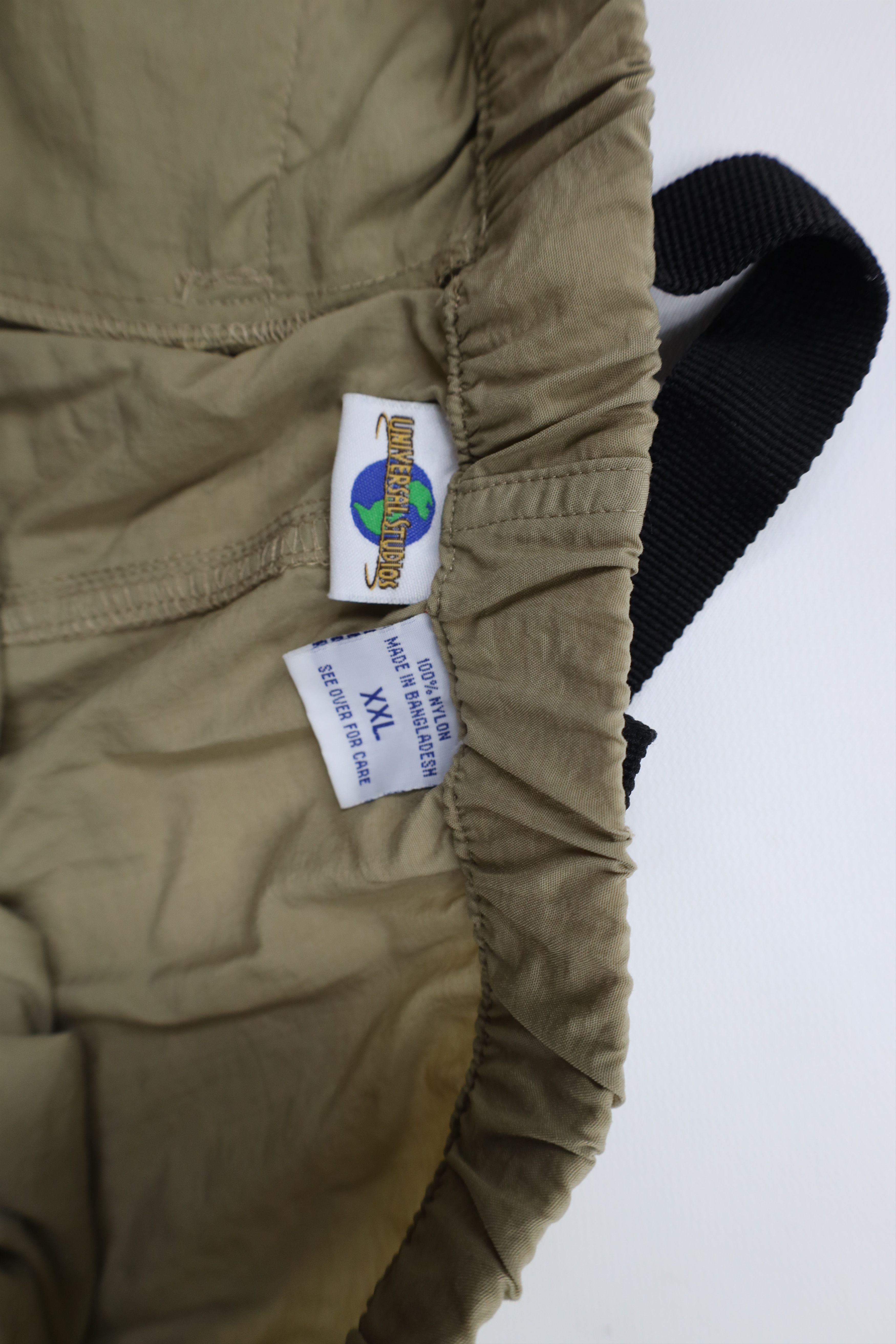 Universal Studios × Vintage Vintage 90s Universal Studios Cargo Shorts Beige Nylon Size US 38 / EU 54 - 6 Thumbnail
