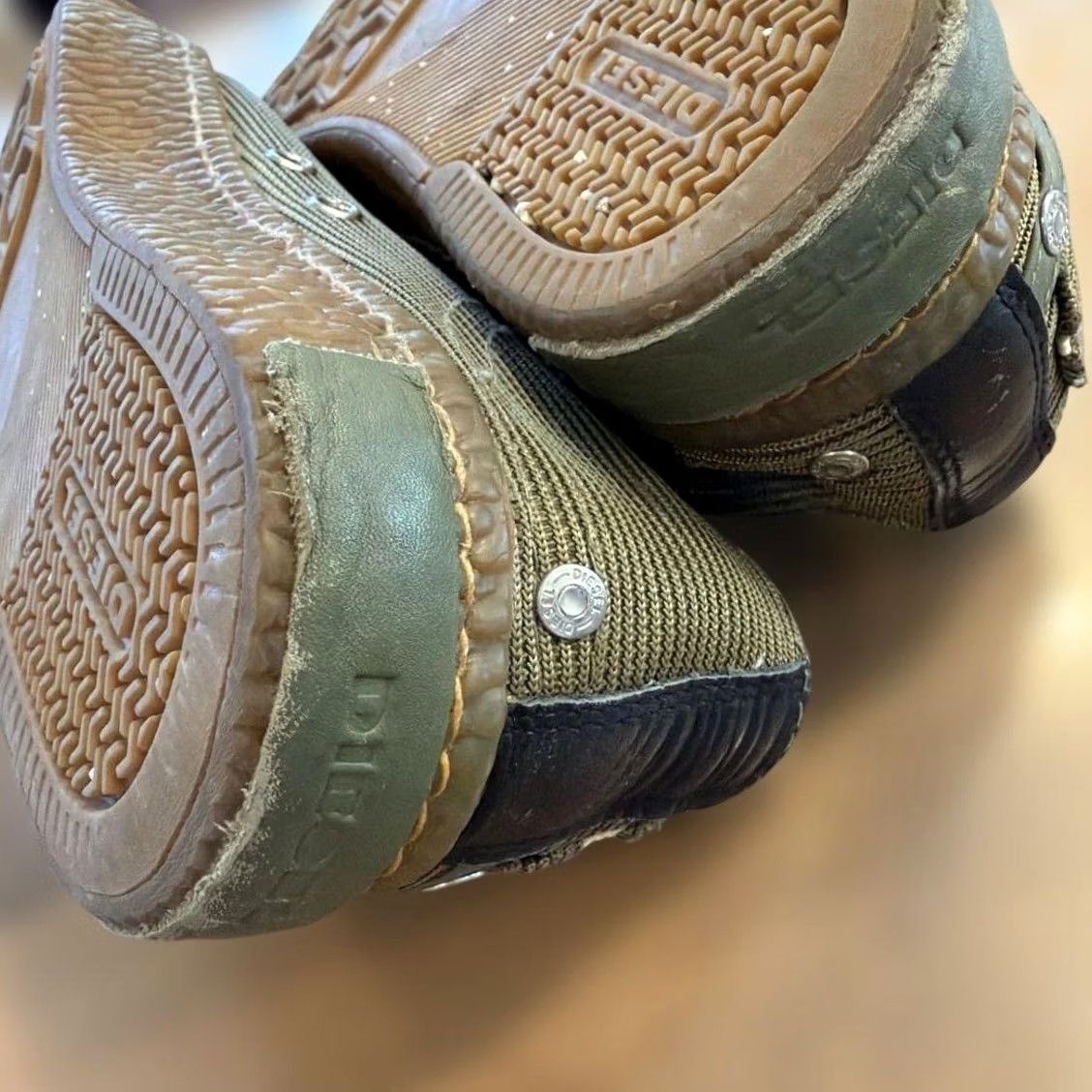 Diesel VINTAGE Diesel Men 8.5US Sneakers Casual Stylish Olive Green Canvas Suede 90s 00s Size US 9 / EU 42 - 4 Thumbnail
