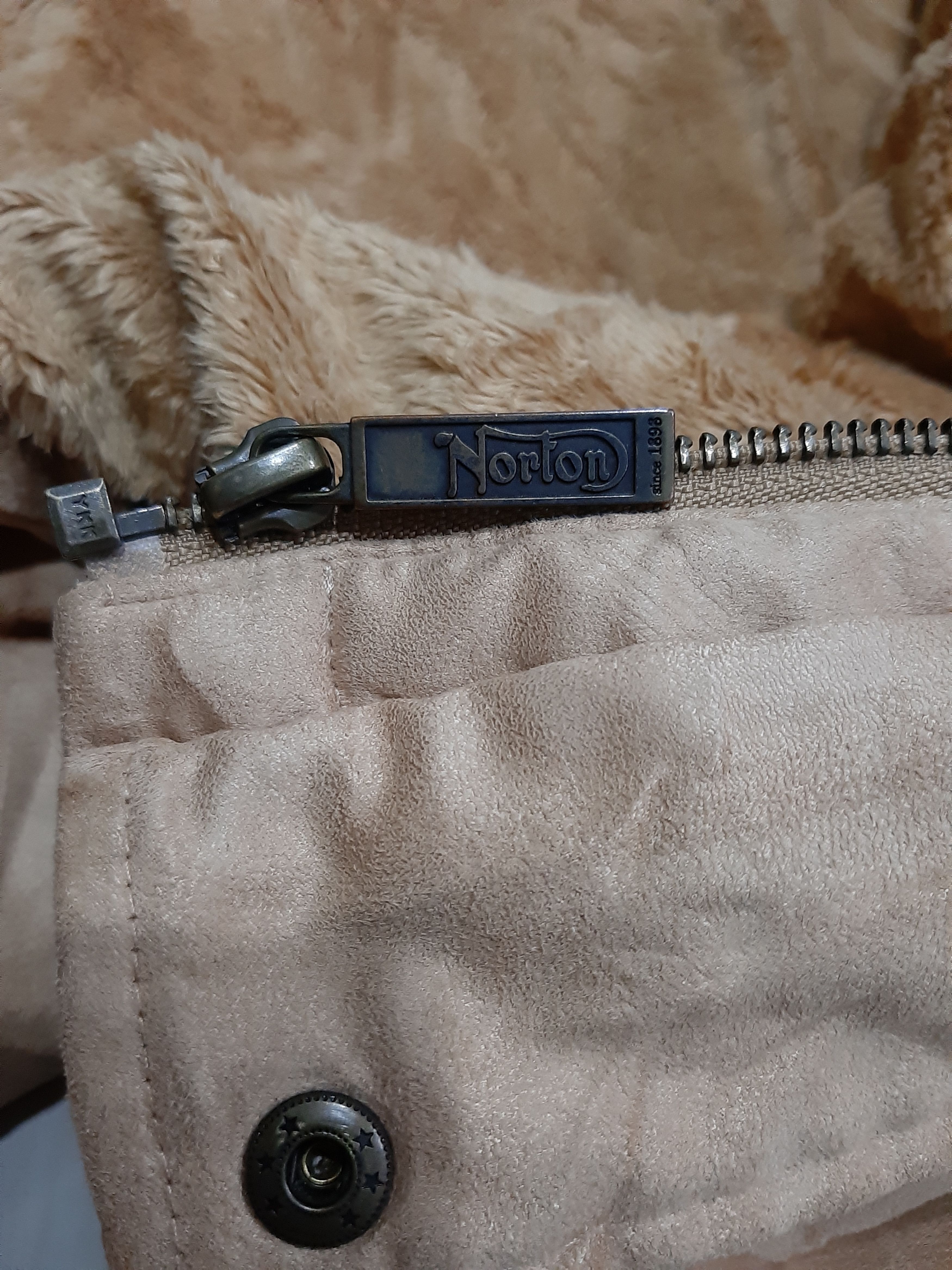 Norton Vintage Norton England 1898 King Of Motorcycle Jacket Hoodie Size US L / EU 52-54 / 3 - 9 Thumbnail