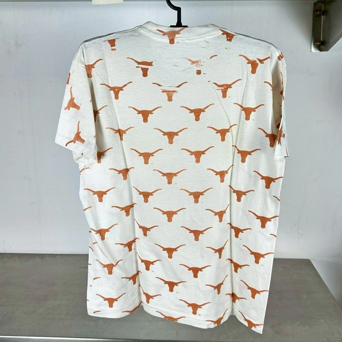 Vintage ​​​​​​​90s Texas Longhorns All Over Print AOP NCAA​ ​T-shirt Size US L / EU 52-54 / 3 - 3 Thumbnail
