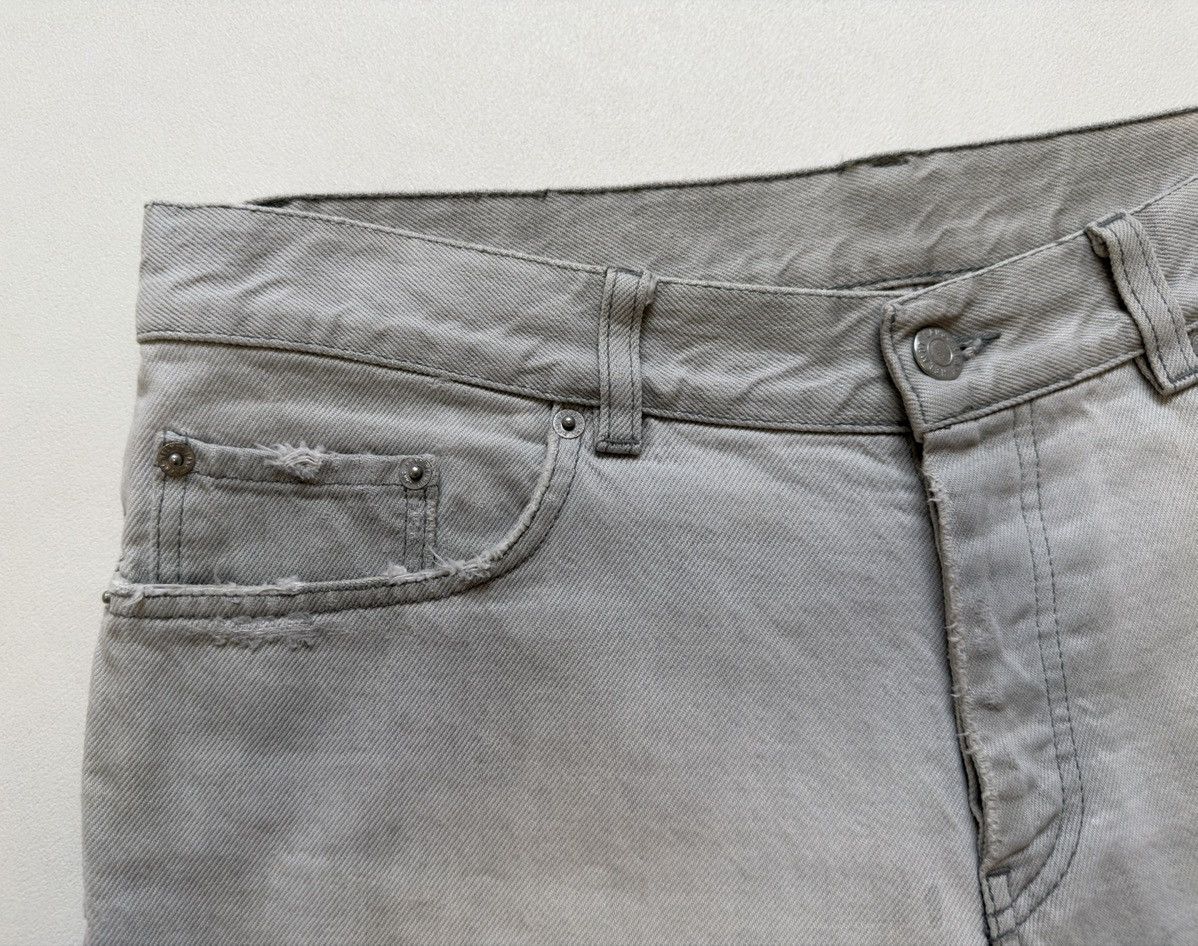 Helmut Lang OG ‘Thrashed’ Gray Cut Off Jean Shorts Size US 32 / EU 48 - 4 Thumbnail