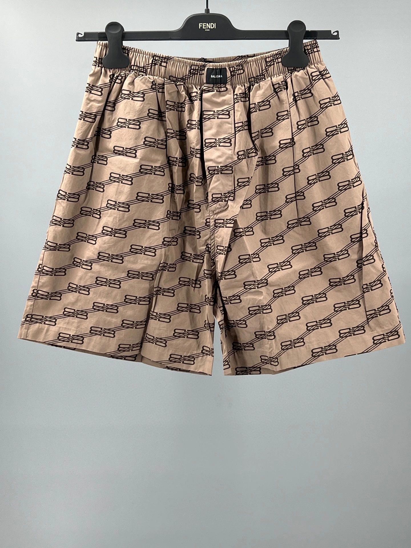 Balenciaga balenciaga men logo print casual shorts Size US 28 / EU 44 - 1 Thumbnail
