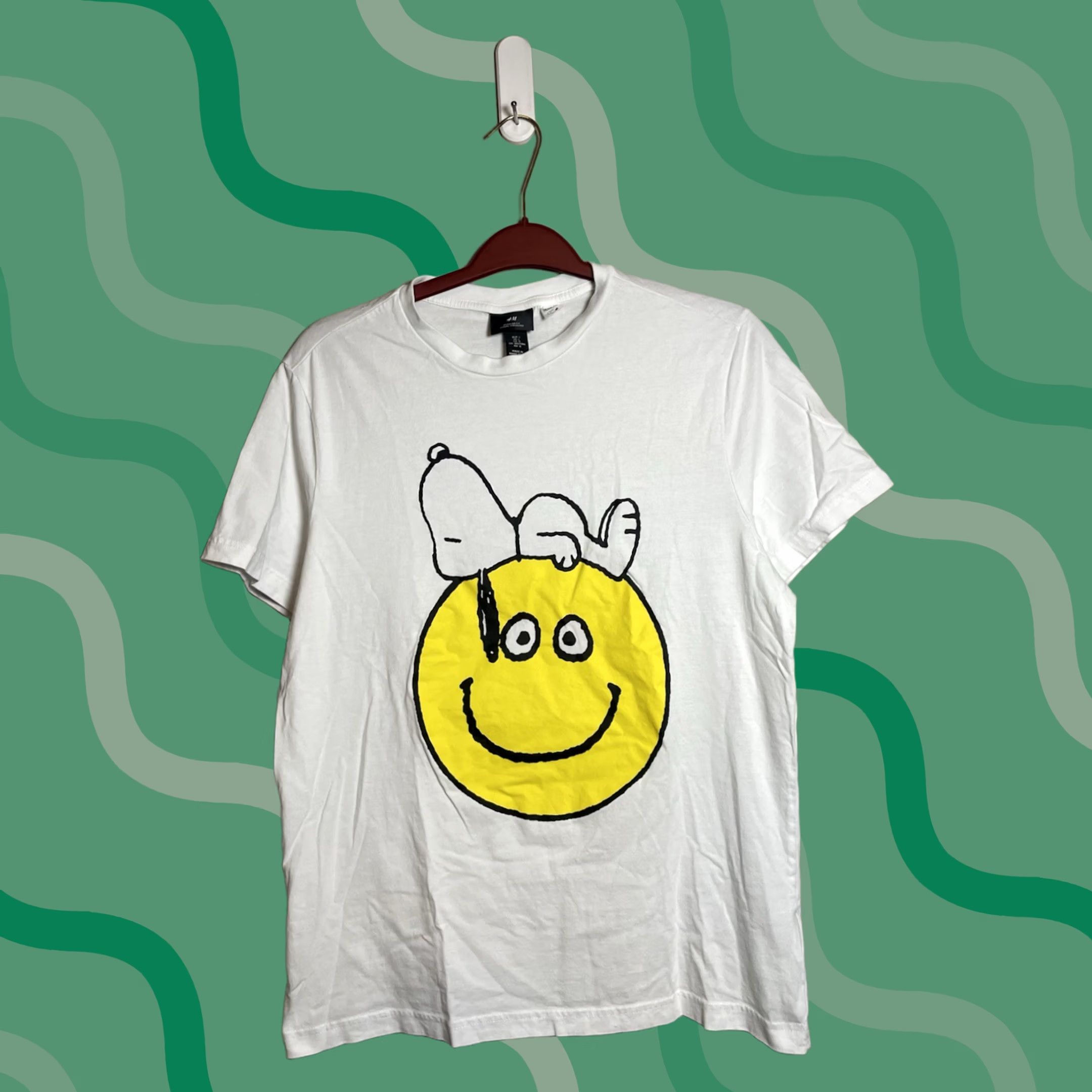 Peanuts VINTAGE Peanuts Snoopy Smiley Face Graphic Shirt Men L White 27" 20" Pit Snoopy Shirt Mens L White Size US L / EU 52-54 / 3 - 1 Thumbnail