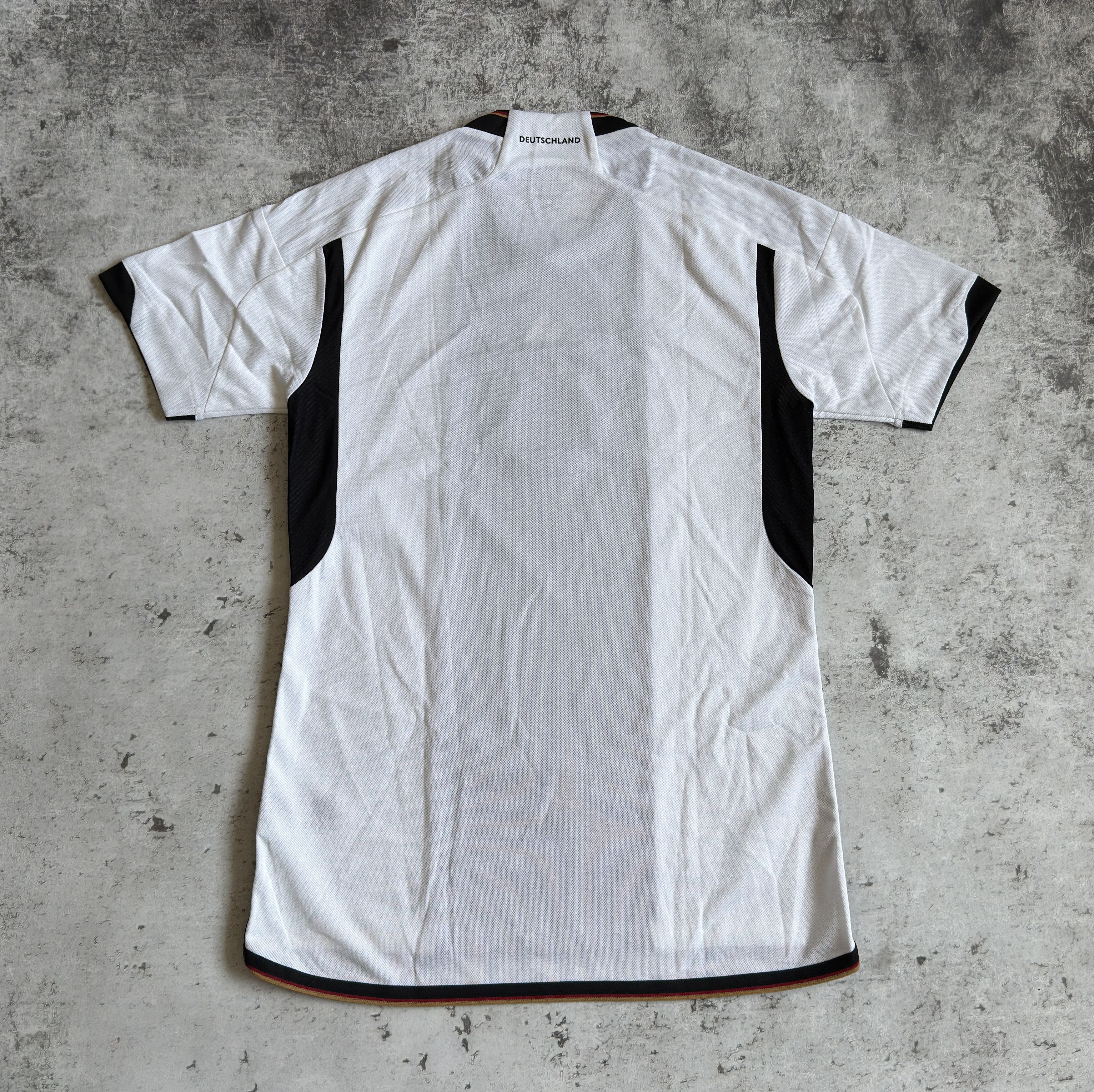 Adidas GERMANY 22/23 SHIRT JERSEY FOOTBALL SOCCER ADIDAS S Size US S / EU 44-46 / 1 - 10 Thumbnail