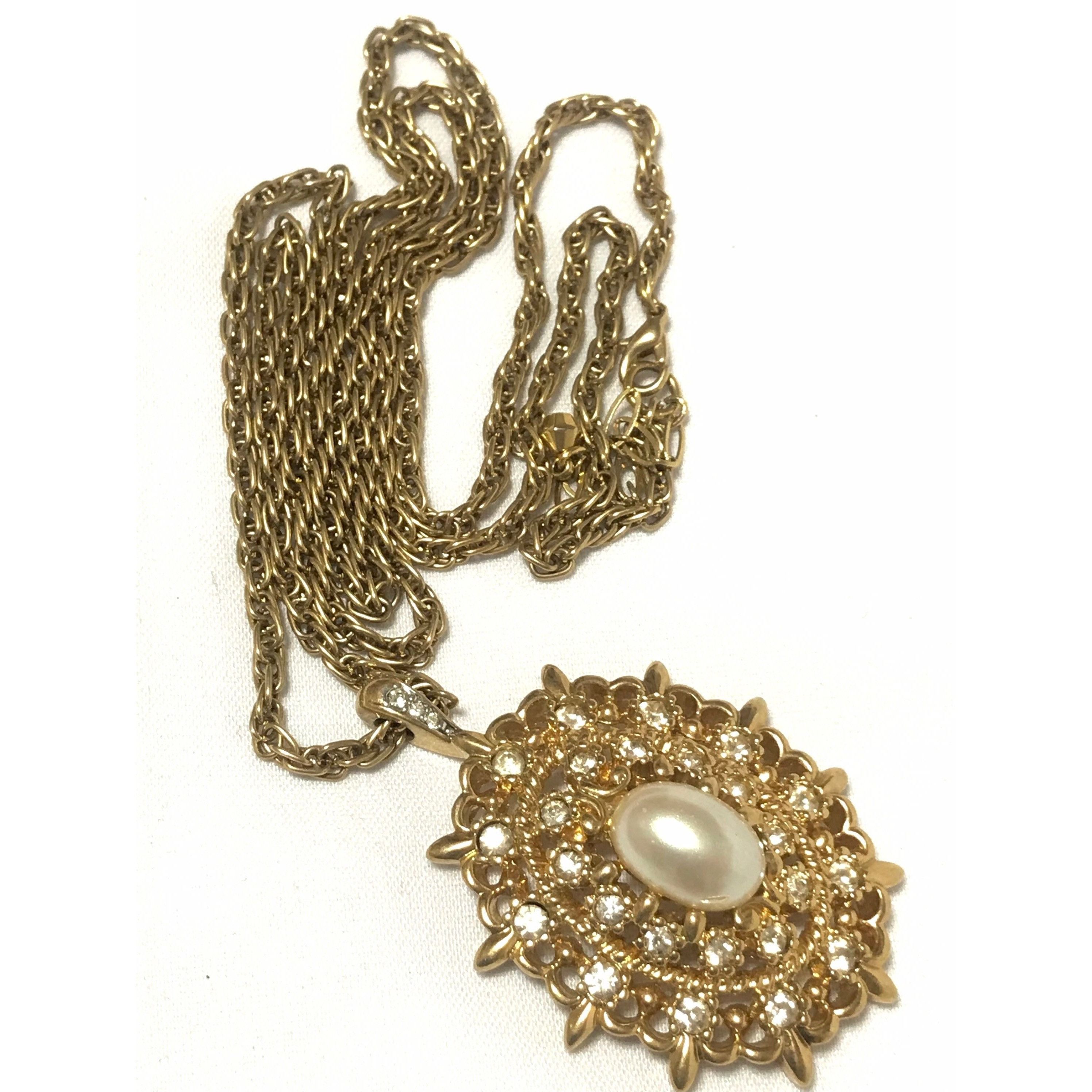 Vintage NINA RICCI statement necklace with oval pendant top