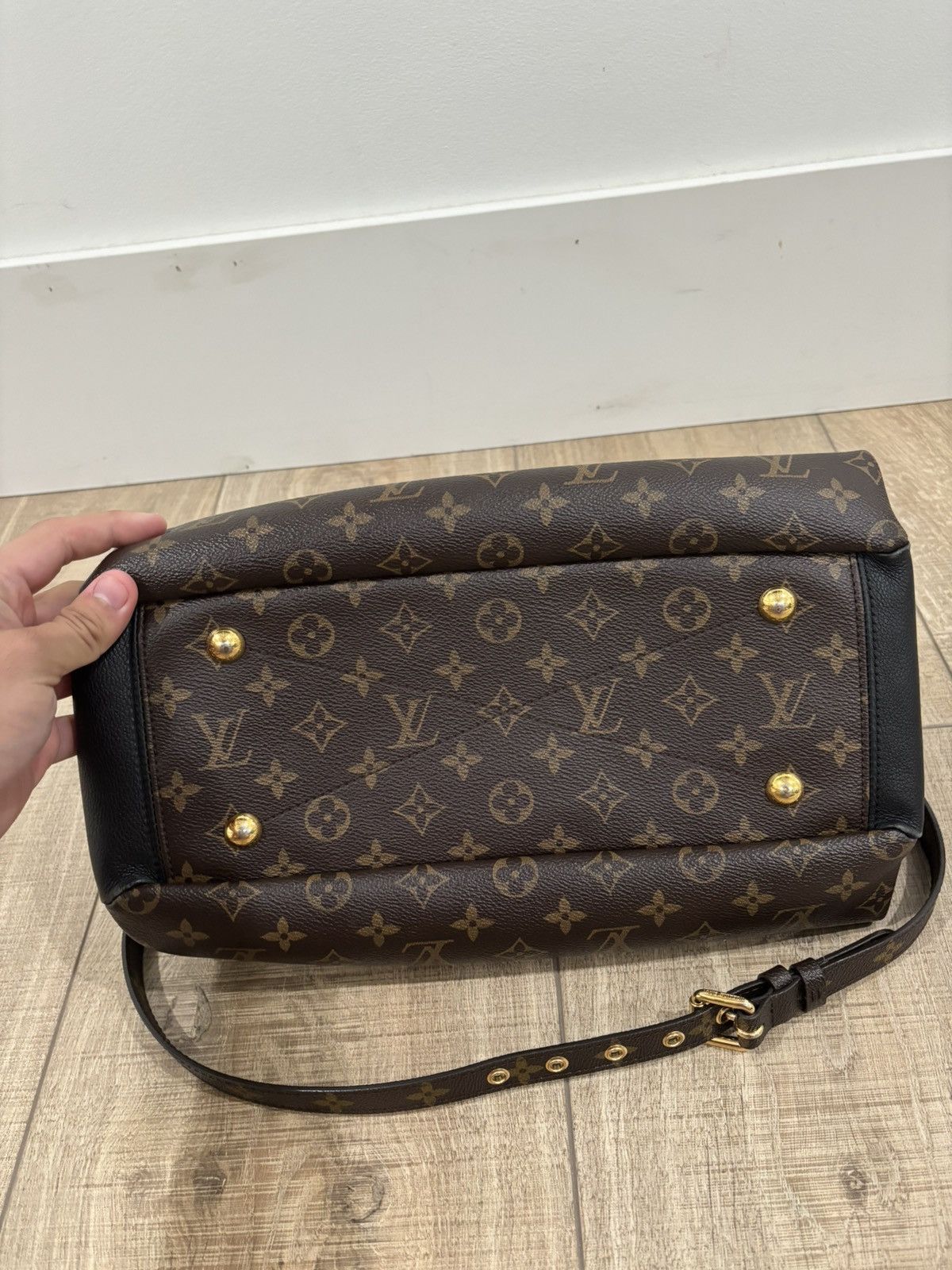 Louis Vuitton Louis Vuitton Monogram Handbag Size ONE SIZE - 3 Thumbnail