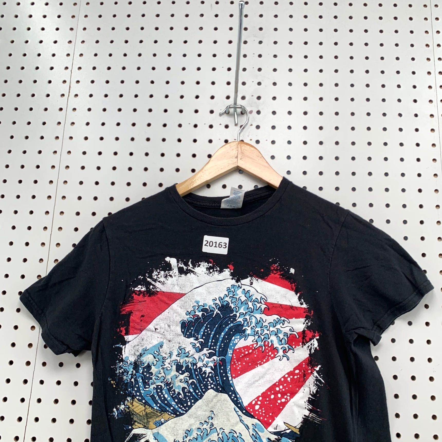 Delta VINTAGE The Great Wave Off Kanagawa Shirt Mens Small Black Short Sleeve 17X25.5 Kanagawa Wave Shirt Mens Small Black 17X25.5 Size US S / EU 44-46 / 1 - 5 Thumbnail