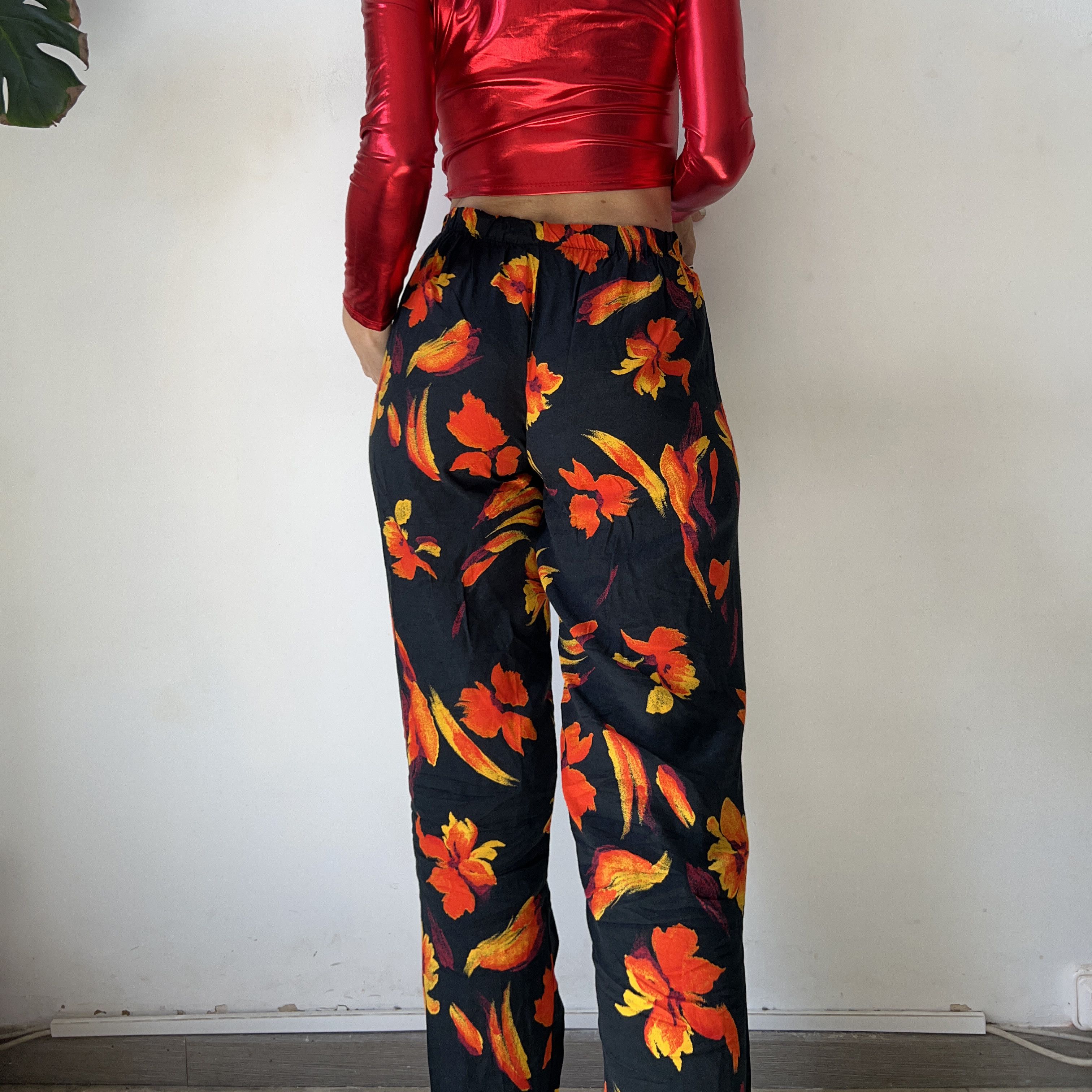 Vintage Vintage 90s High Waisted Floral Viscose Trousers Size 27" / US 4 / IT 40 - 2 Thumbnail