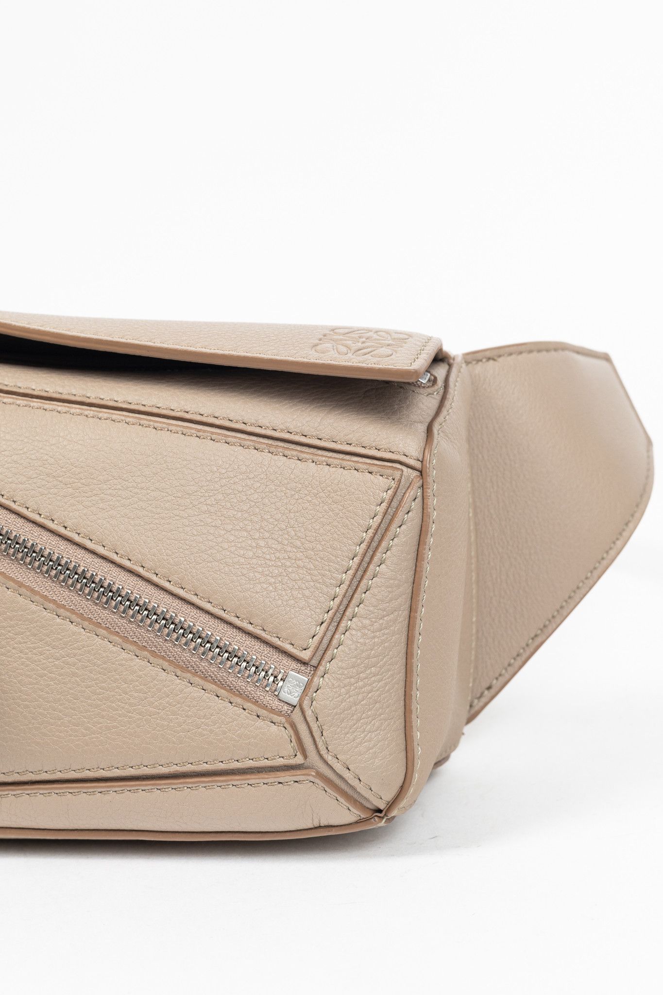 Loewe Loewe Mini Puzzle Sand Classic Calfskin Bumbag Size ONE SIZE - 9 Thumbnail