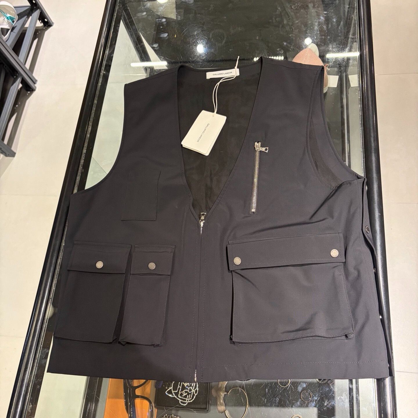 John Galliano Galliano Landor GL Black Multi-Pocket Vest Size US L / EU 52-54 / 3 - 1 Thumbnail