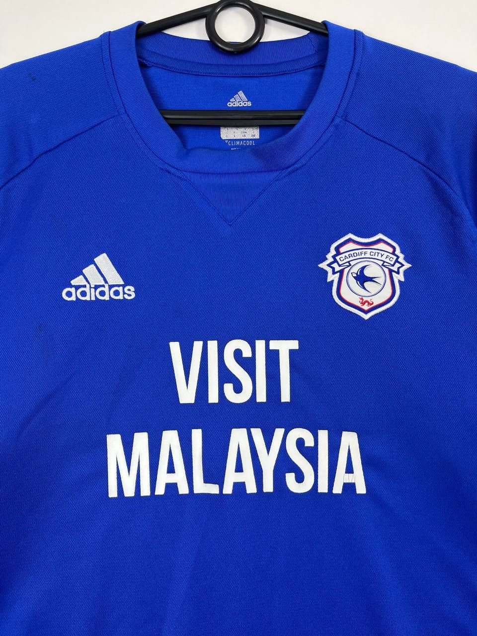Adidas CARDIFF CITY 2017/2018 FOOTBALL SHIRT JERSEY HOME ADIDAS L Size US L / EU 52-54 / 3 - 2 Thumbnail