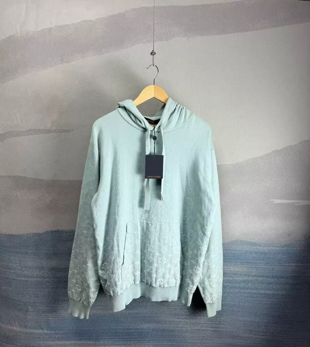 Louis Vuitton Louis Vuitton Ice Blue Gradient Hoodie Size US L / EU 52-54 / 3 - 1 Thumbnail