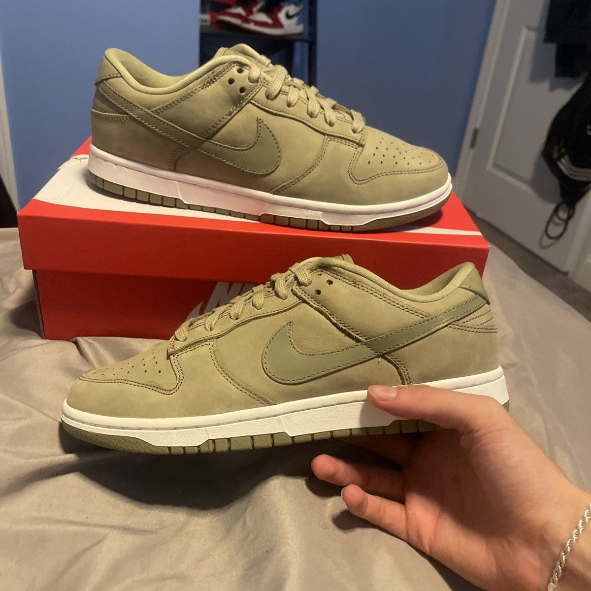 nike canyon olive