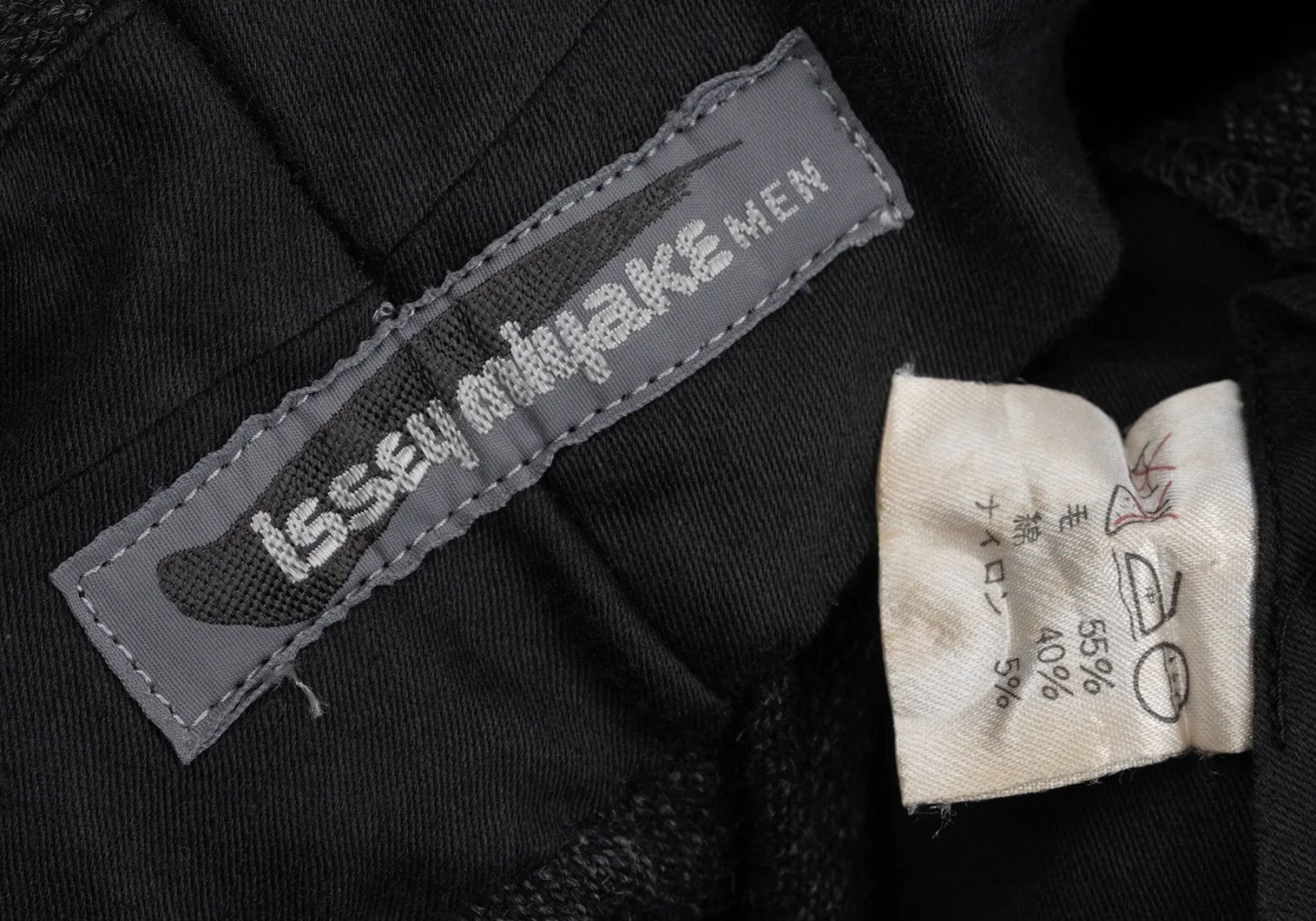 Issey Miyake Wool Tuck Pants in Gray, Size M Size US 34 / EU 50 - 16 Thumbnail
