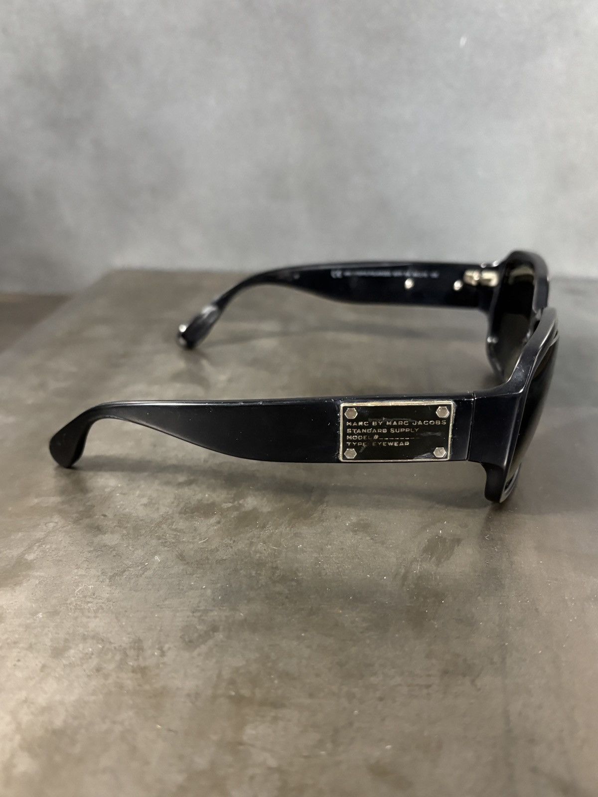 Marc Jacobs 2010s Marc Jacobs Sunglasses Oversized MMJ 075/S Case Size ONE SIZE - 8 Thumbnail