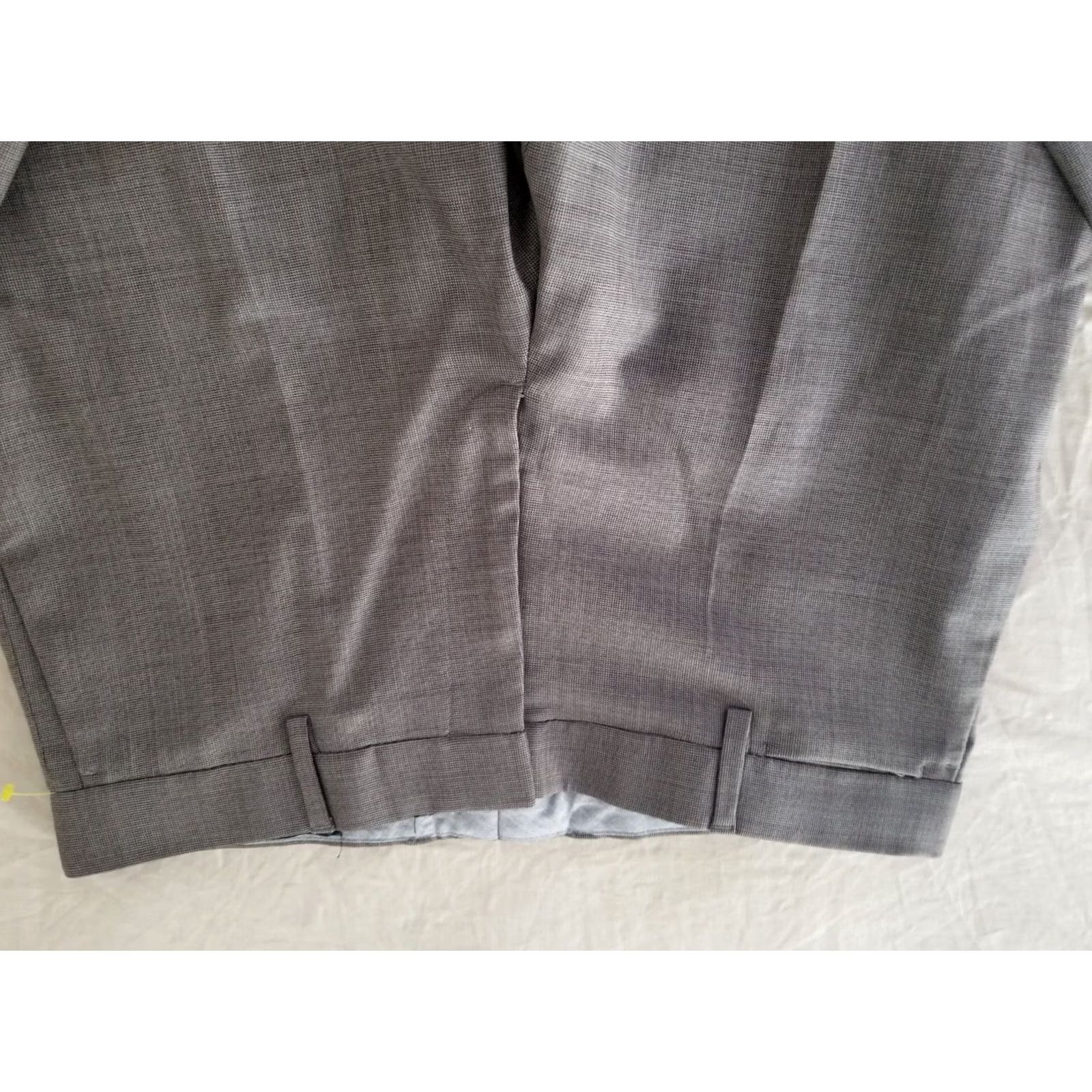 Banana Republic Banana Republic Dress Pants 33x32 Grey Gray Slack Chino Trouser Khaki 34x29 Size US 33 - 4 Thumbnail