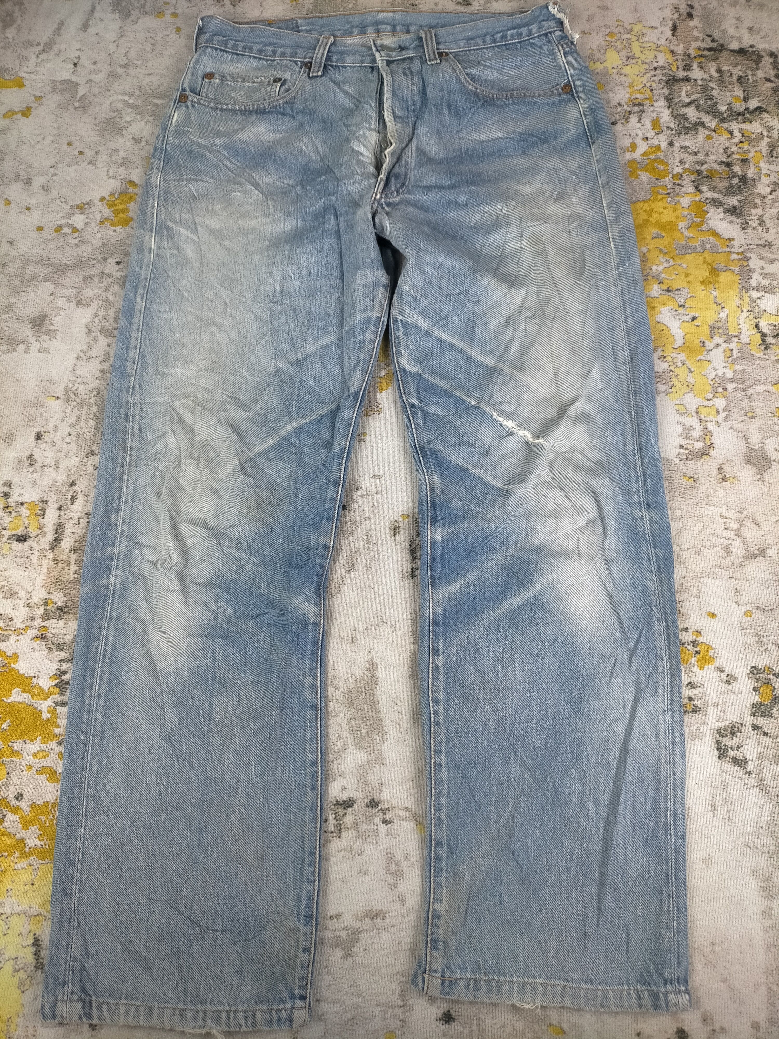 Levi's 🔥1980s Vintage Levis Button 555 Distressed Jeans Size US 32 / EU 48 - 1 Thumbnail