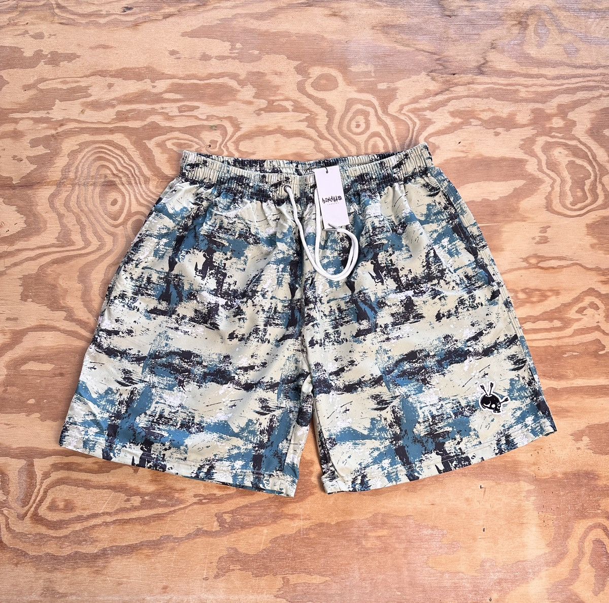 Other Abstract BENDITTO Camo Streetwear Shorts | XXL | New w/ Tags Size US 38 / EU 54 - 1 Thumbnail