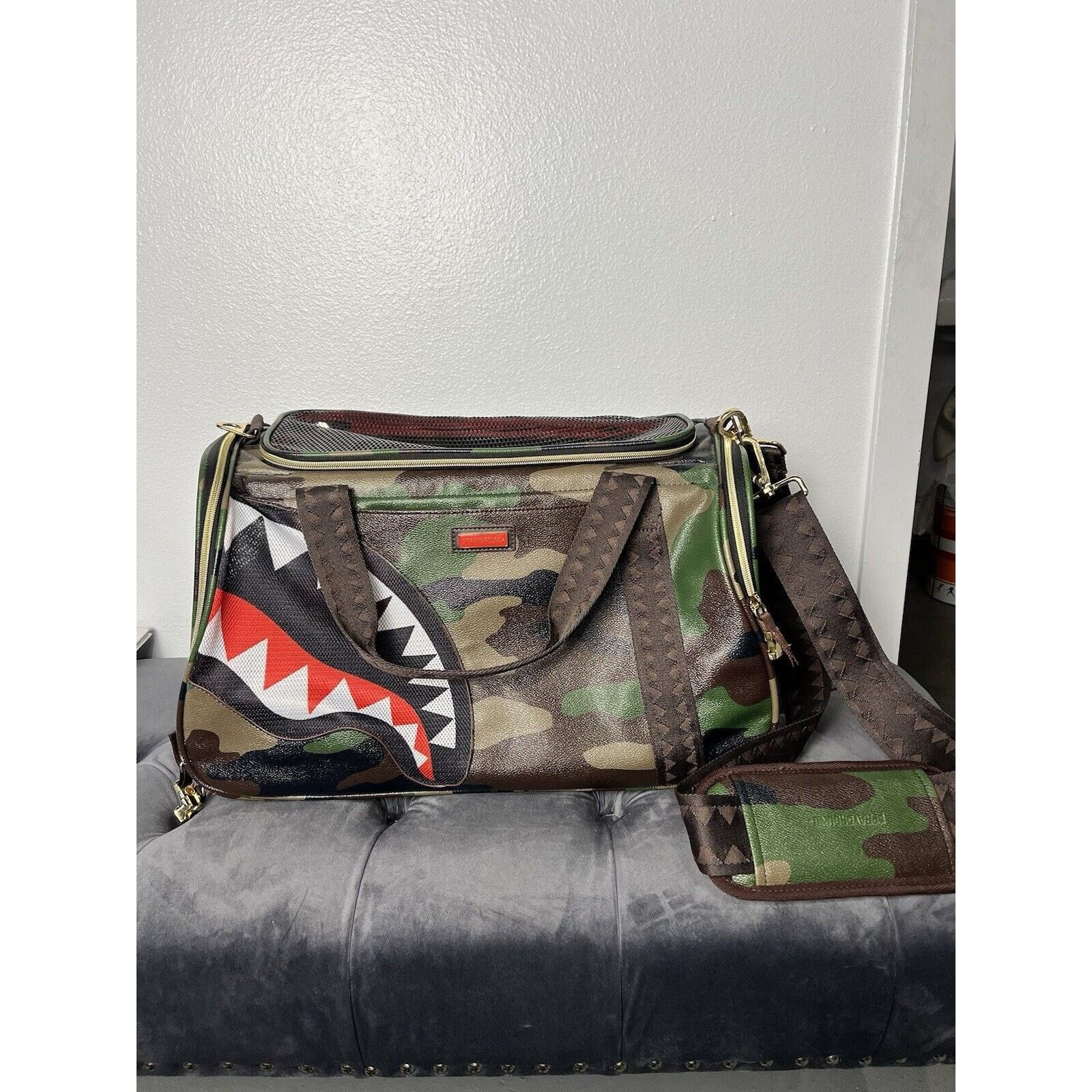 sprayground-sprayground-limited-edition-the-journey-begins-pet-carrier