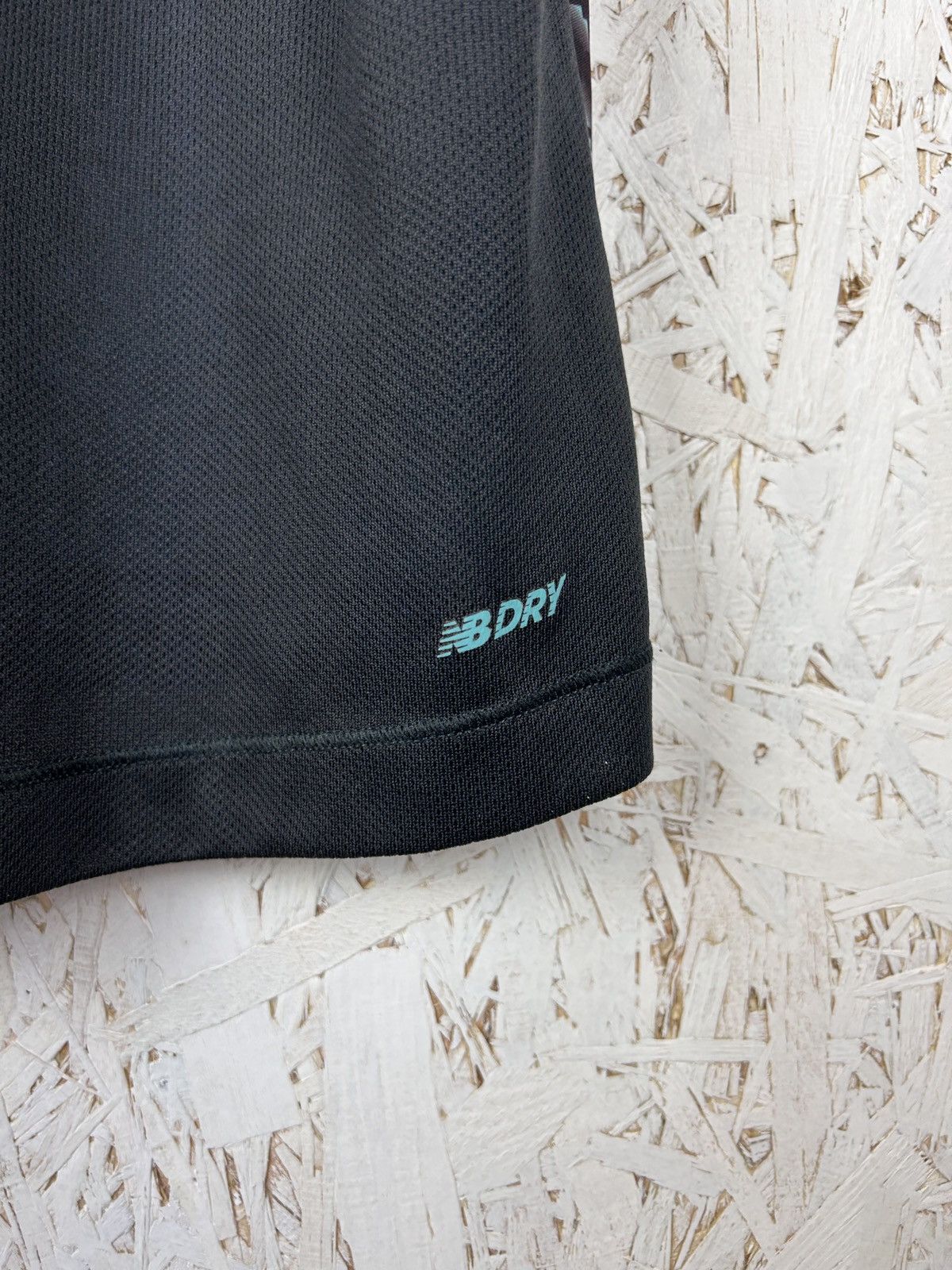 New Balance New Balance Liverpool FC 2019/20 Third Kit Soccer Jersey Size US L / EU 52-54 / 3 - 7 Thumbnail