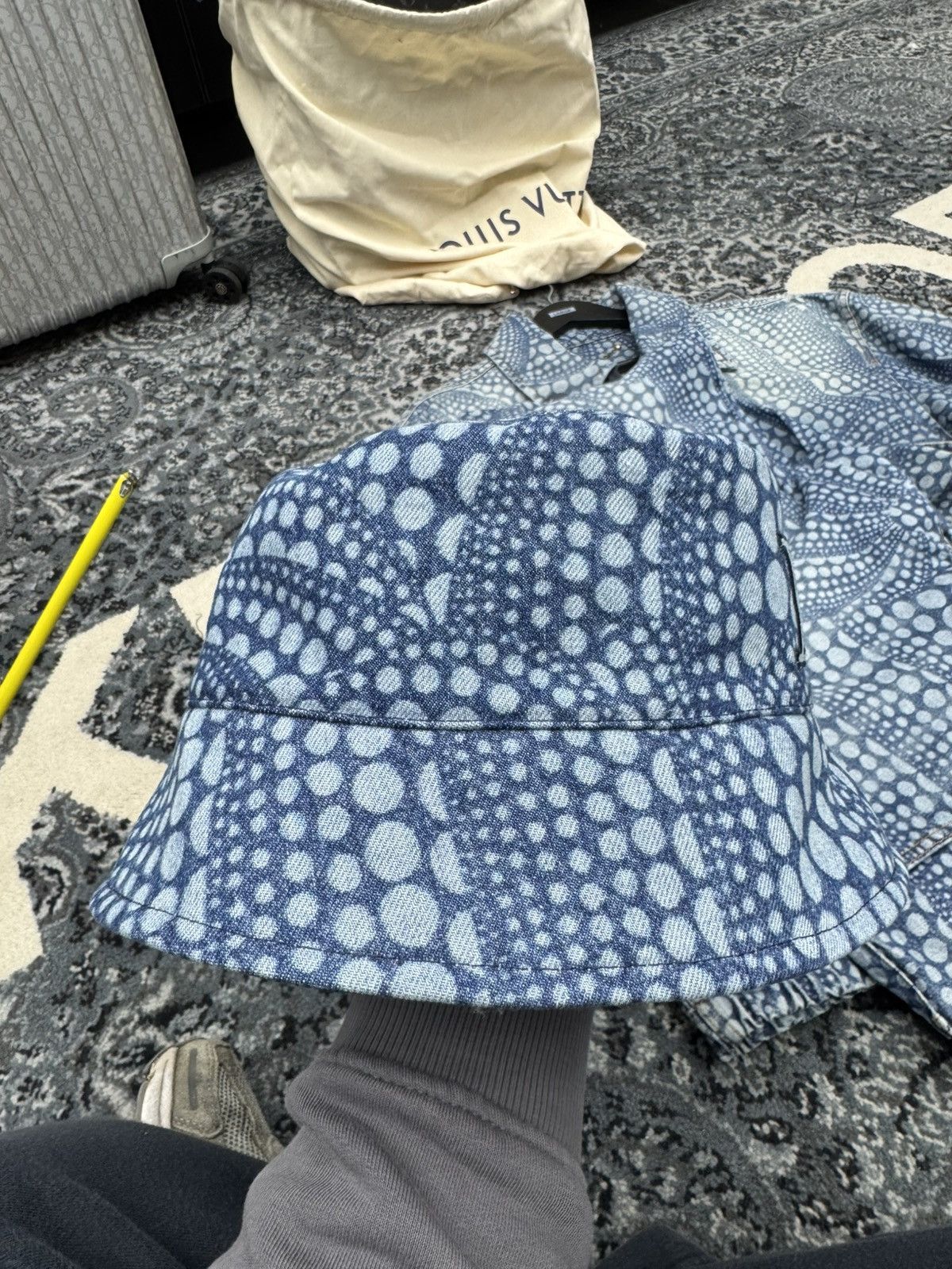 Louis Vuitton × Yayoi Kusama Louis Vuitton YK reversible all over dots bucket hat Size ONE SIZE - 2 Thumbnail