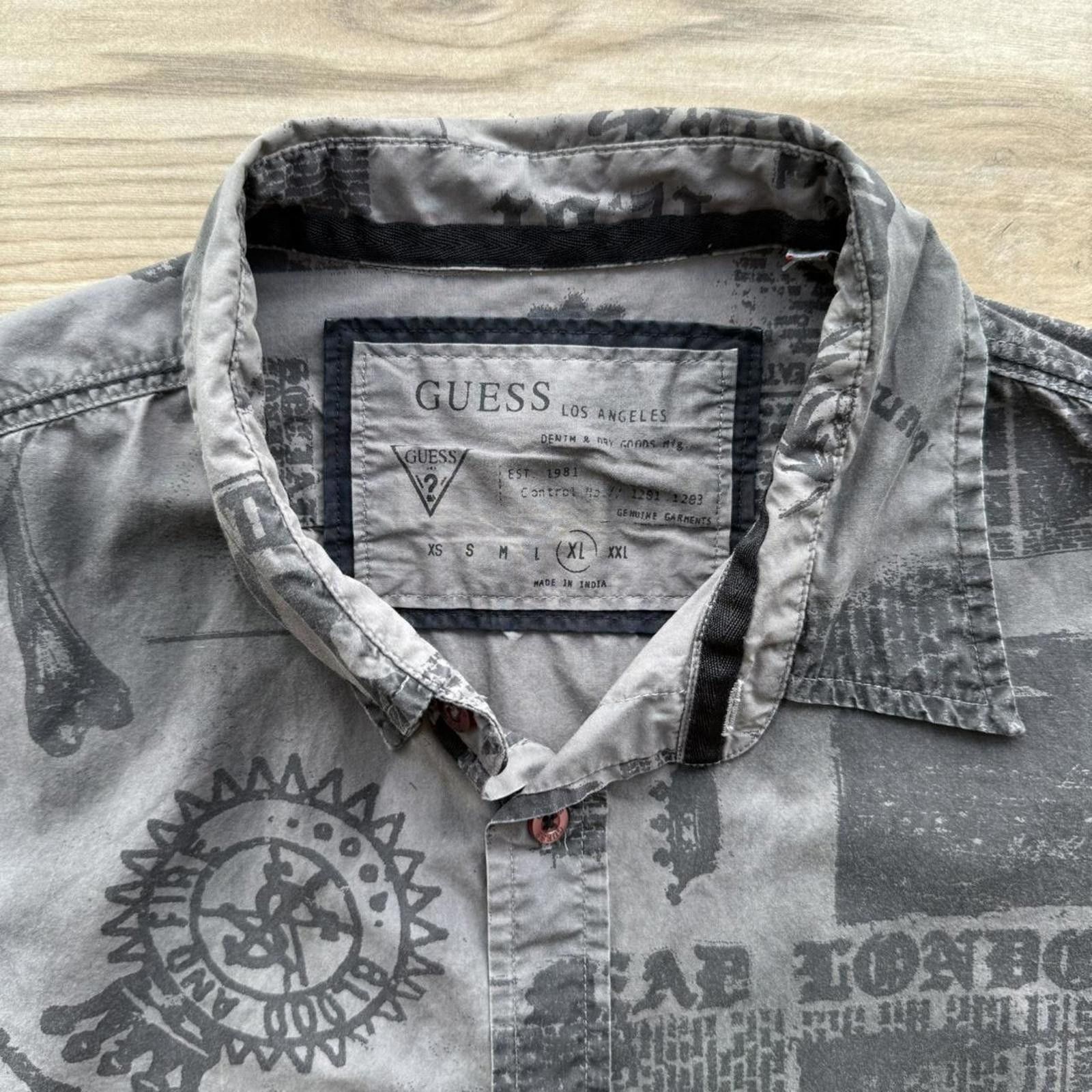 Guess Y2K Guess Holographic All Over print Button Up shirt Size US XL / EU 56 / 4 - 4 Thumbnail