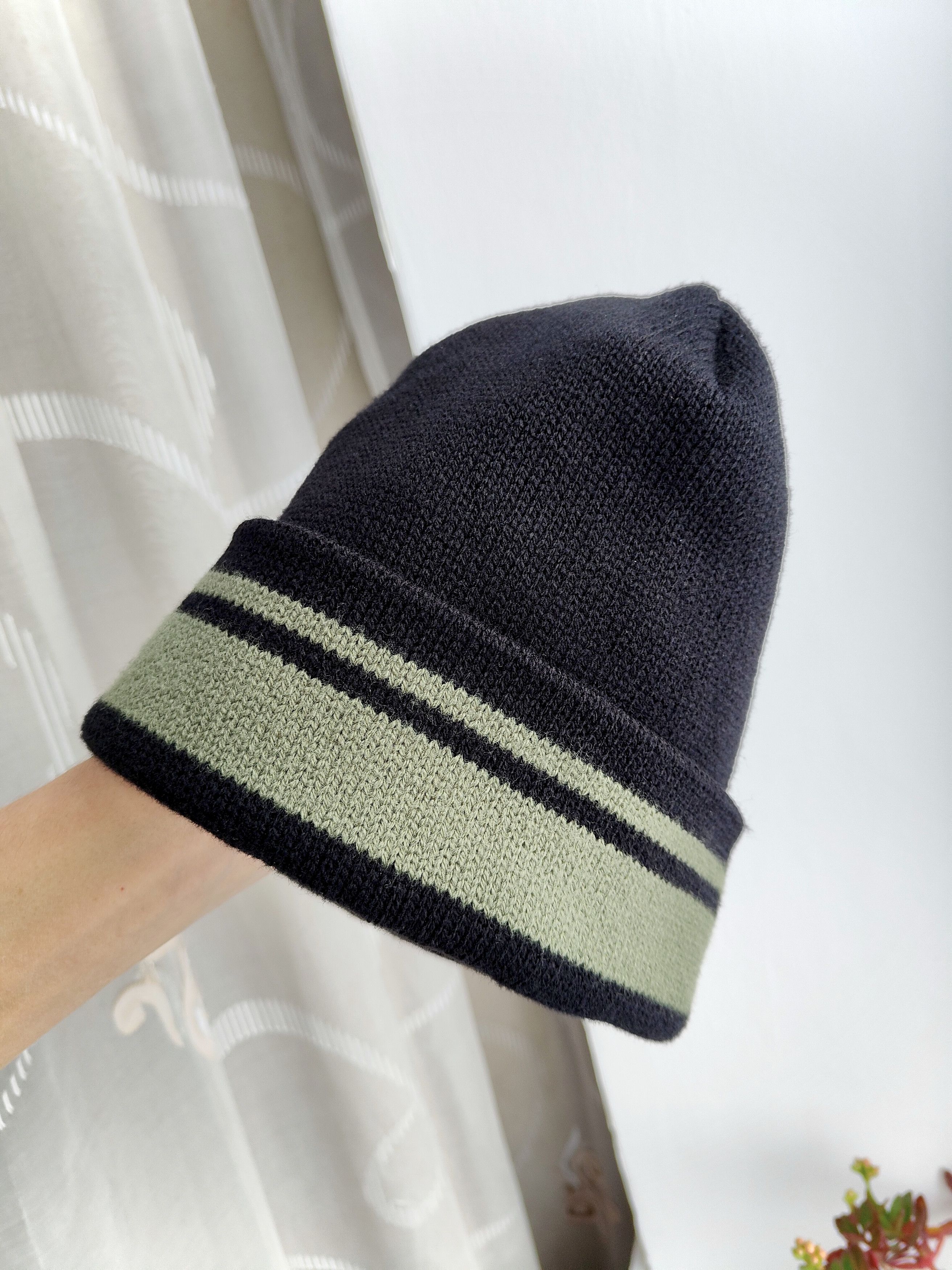 Nike Vintage Nike Beanie Hat Swoosh Logo Canada Y2K Streetwear Size ONE SIZE - 4 Thumbnail