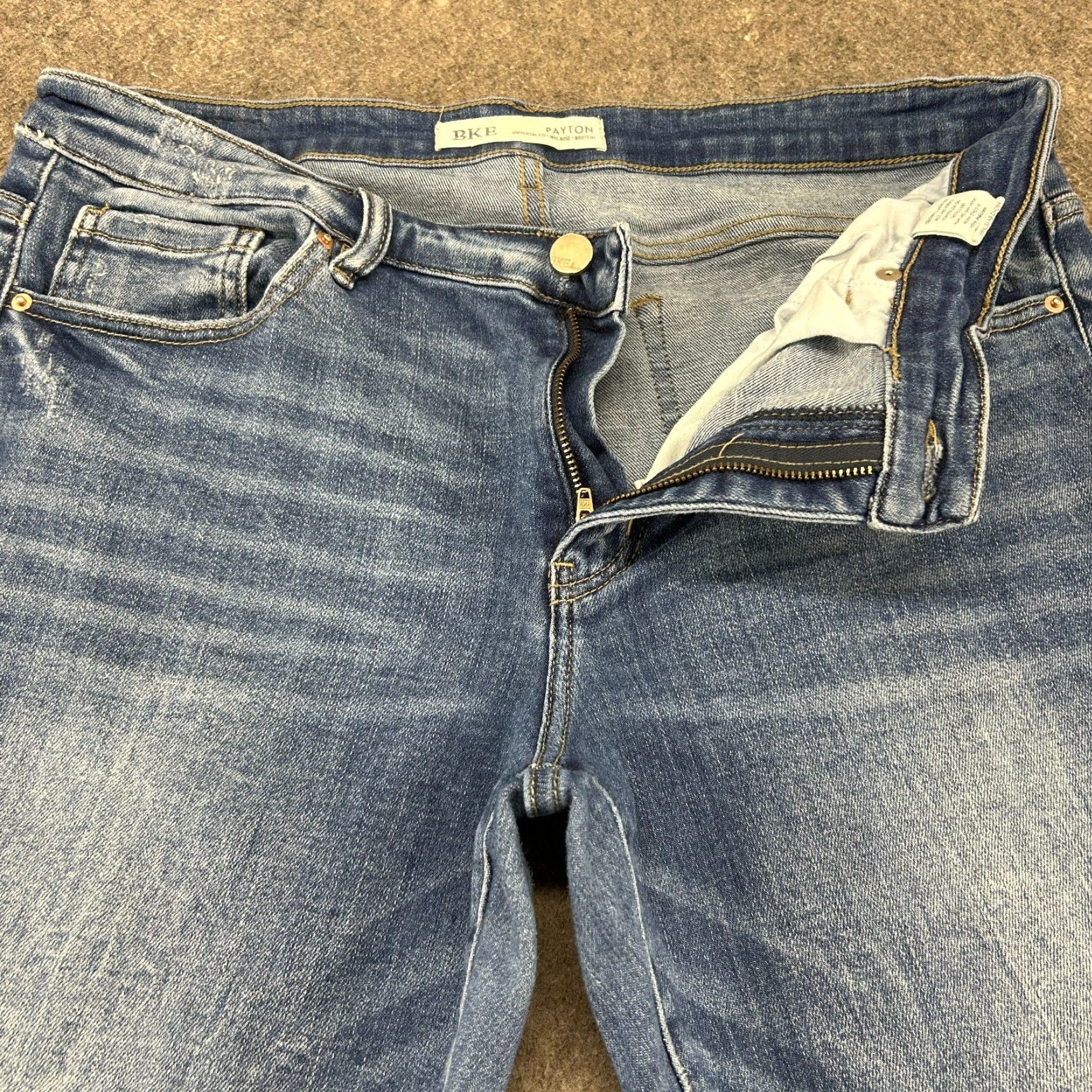 Vintage BKE Payton Jeans Jeans Bootcut Womens 32x31.5 Blue Medium Wash Distressed 90s Buckle Bke Regular Mens? Size 24" / US 00 / IT 34 - 2 Thumbnail