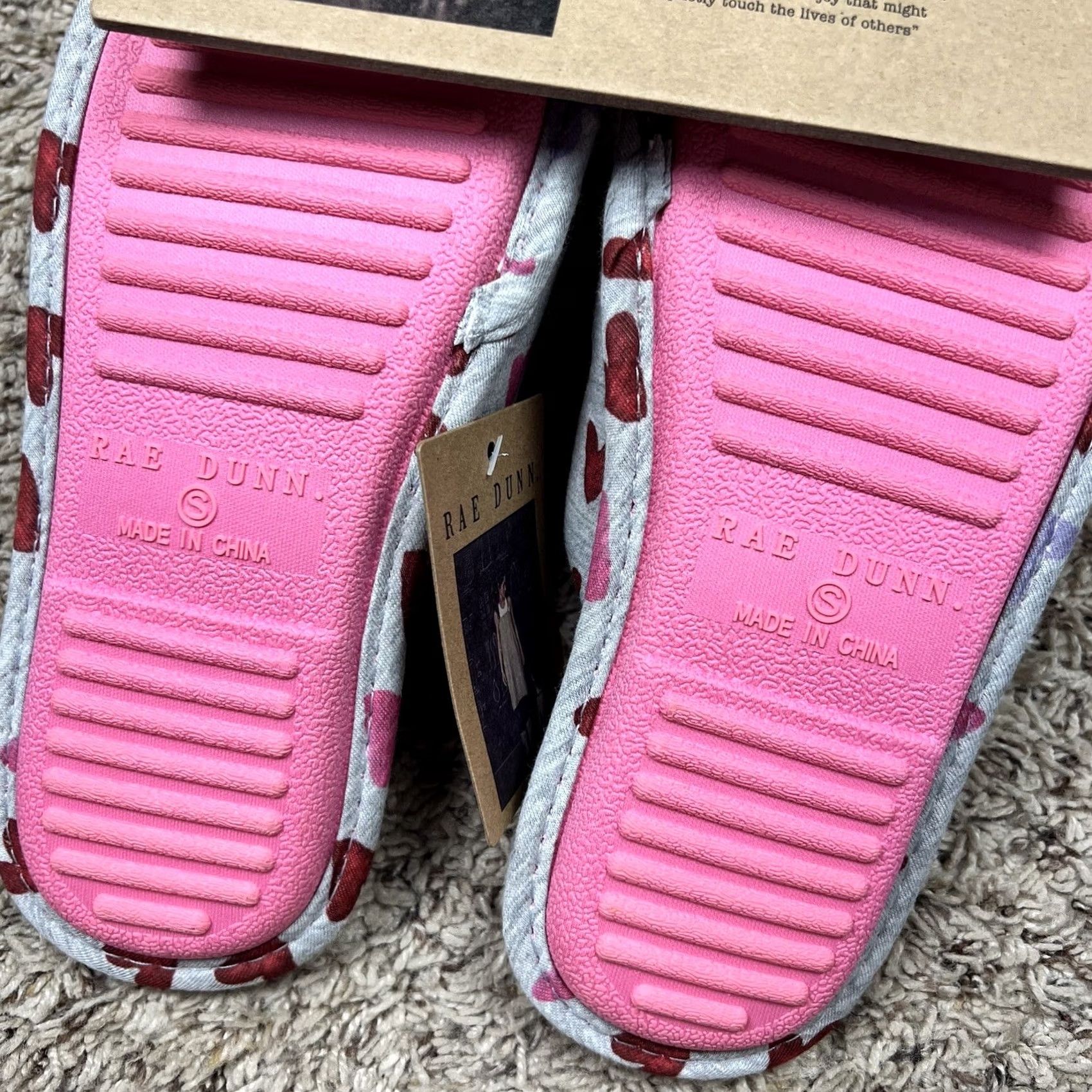 Vintage Rae Dunn Women Slippers Small 5-6 Pink Red Hearts Love Amor Valentines Size ONE SIZE - 5 Thumbnail