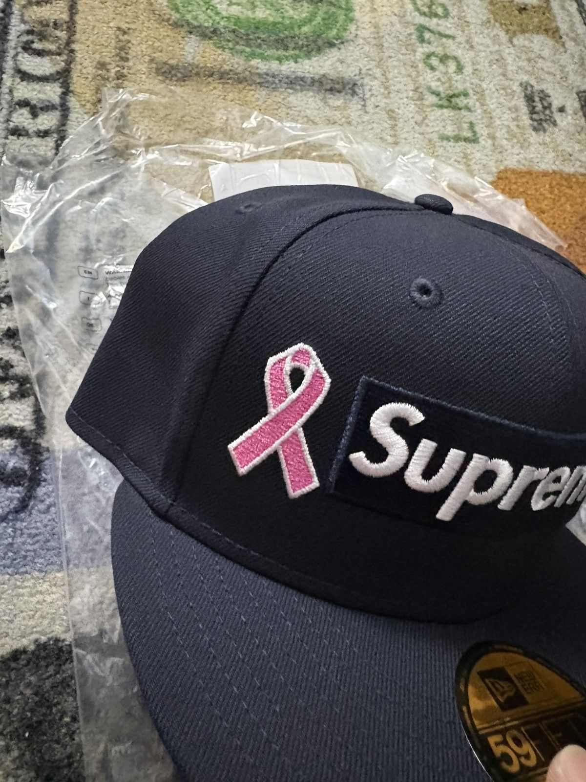 New Era × Supreme Supreme New Era Breast Cancer Box Logo Fitted Hat (7 3/8) Size ONE SIZE - 3 Thumbnail