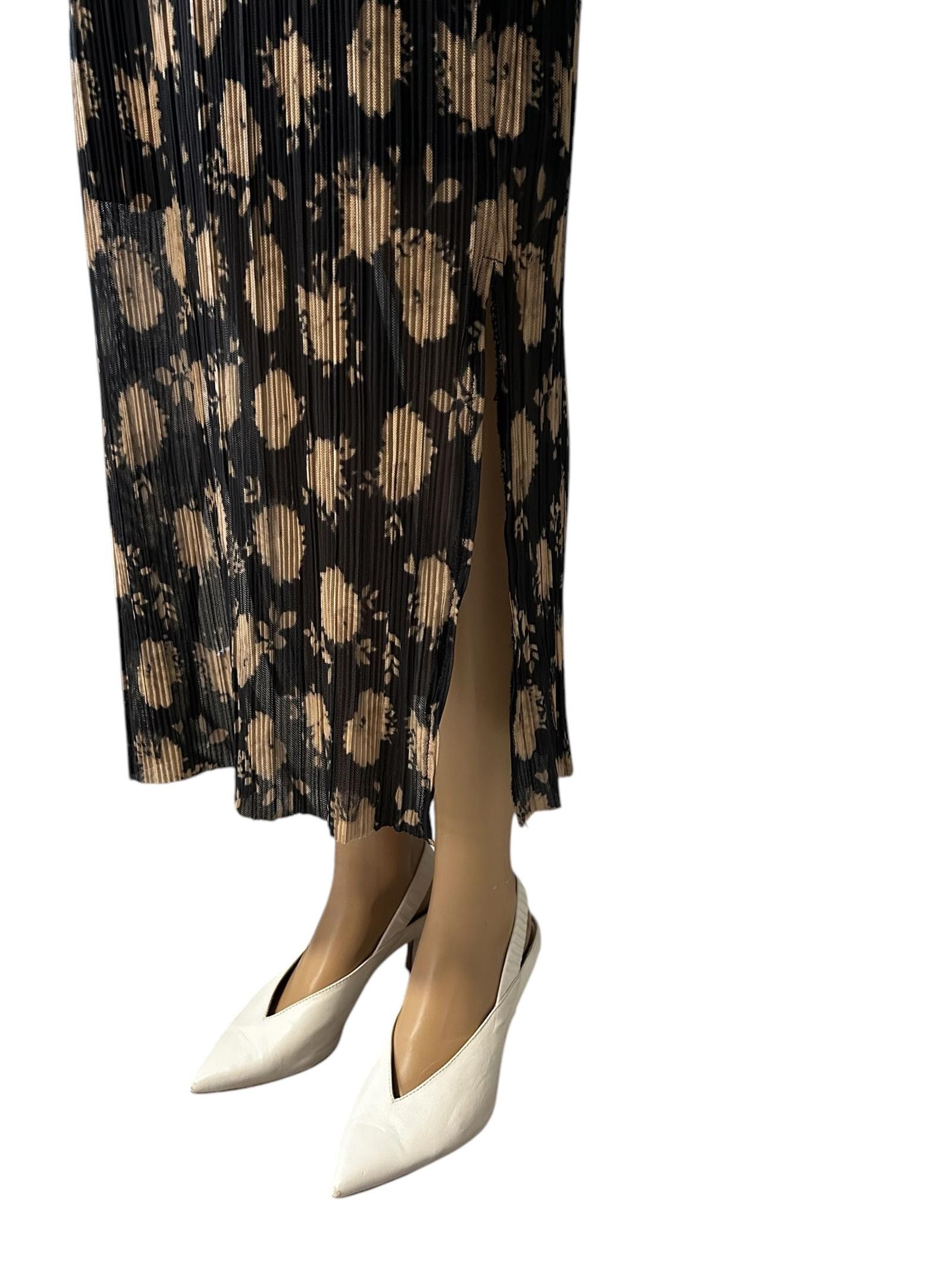 Vince Camuto Elegant Black Floral Maxi Dress - Long Sleeve Size M / US 6-8 / IT 42-44 - 3 Thumbnail