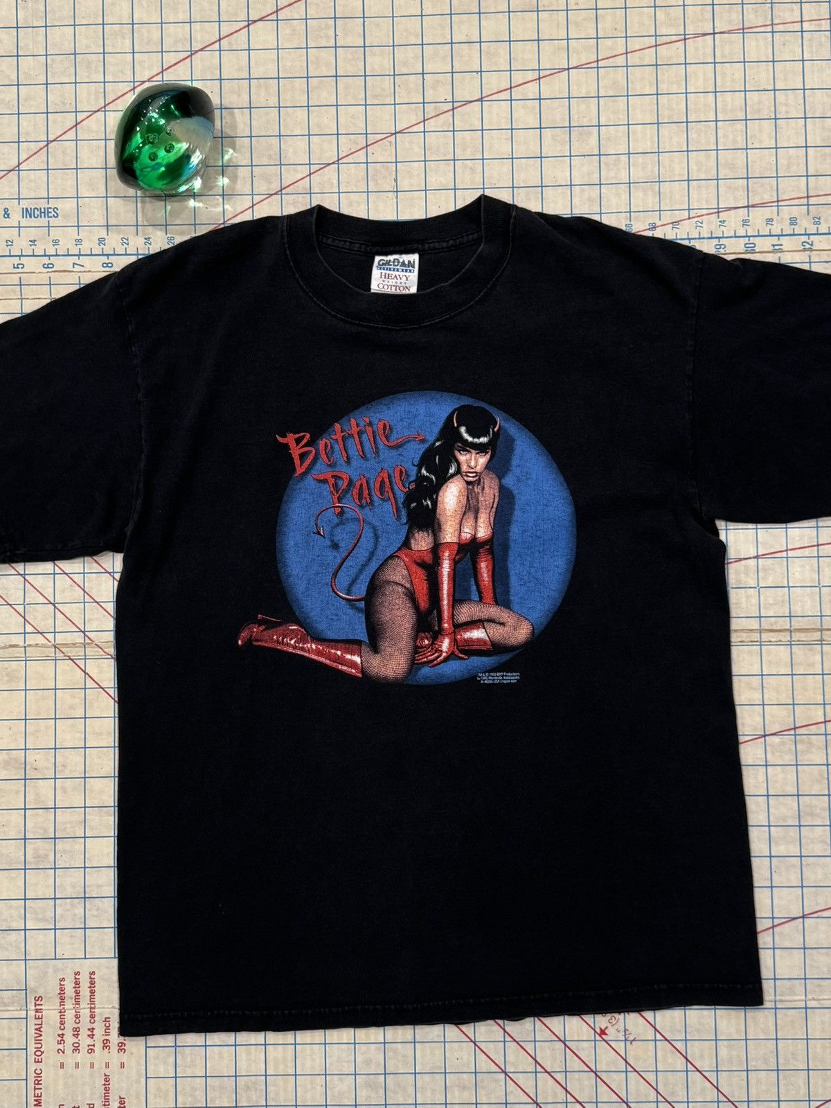 Vintage Vintage Betty Page Pin Up Tee Black Mens Size Large 1999 Size US L / EU 52-54 / 3 - 2 Thumbnail